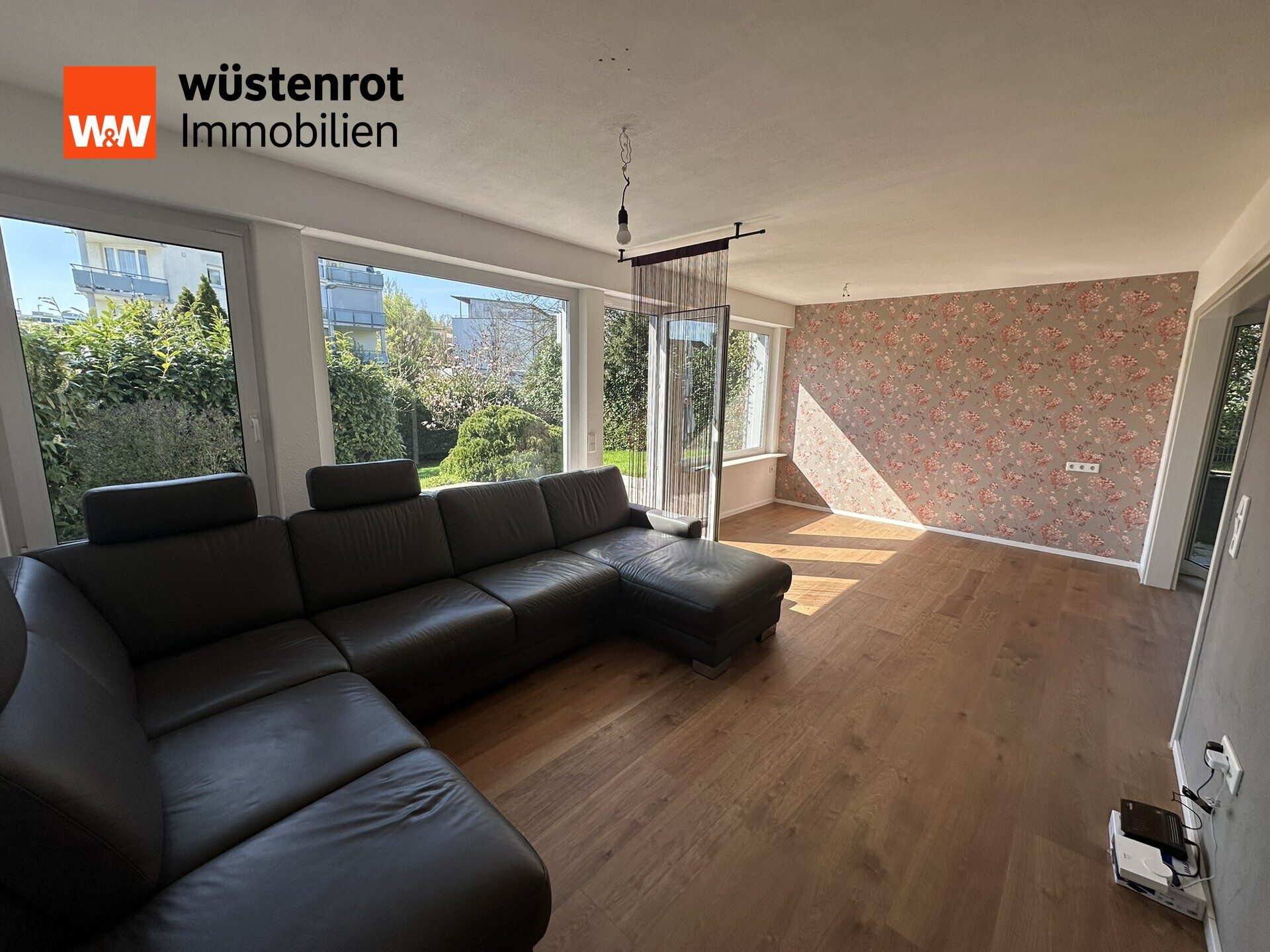 Immobilienangebot - Reutlingen - Alle - Attraktives Einfamilienhaus mit ca. 130 m² Gesamtfläche und viel Privatsphäre