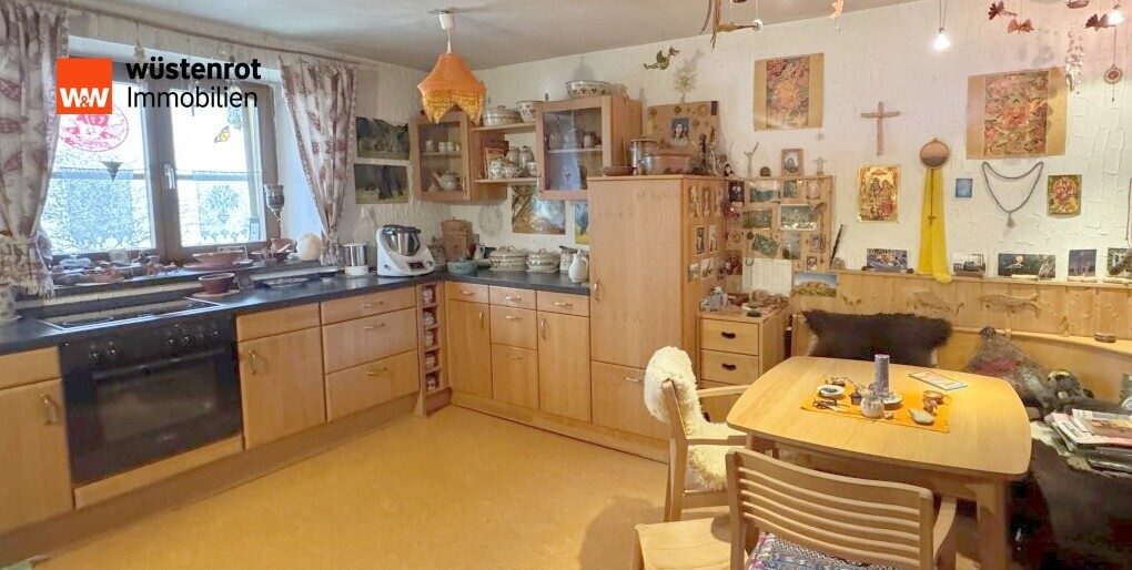 Immobilienangebot - Bopfingen / Oberdorf am Ipf - Alle - Natürliches Wohngefühl: Gepflegte 6-Zimmer-Doppelhaushälfte und Anbau in Bopfingen am Ipf