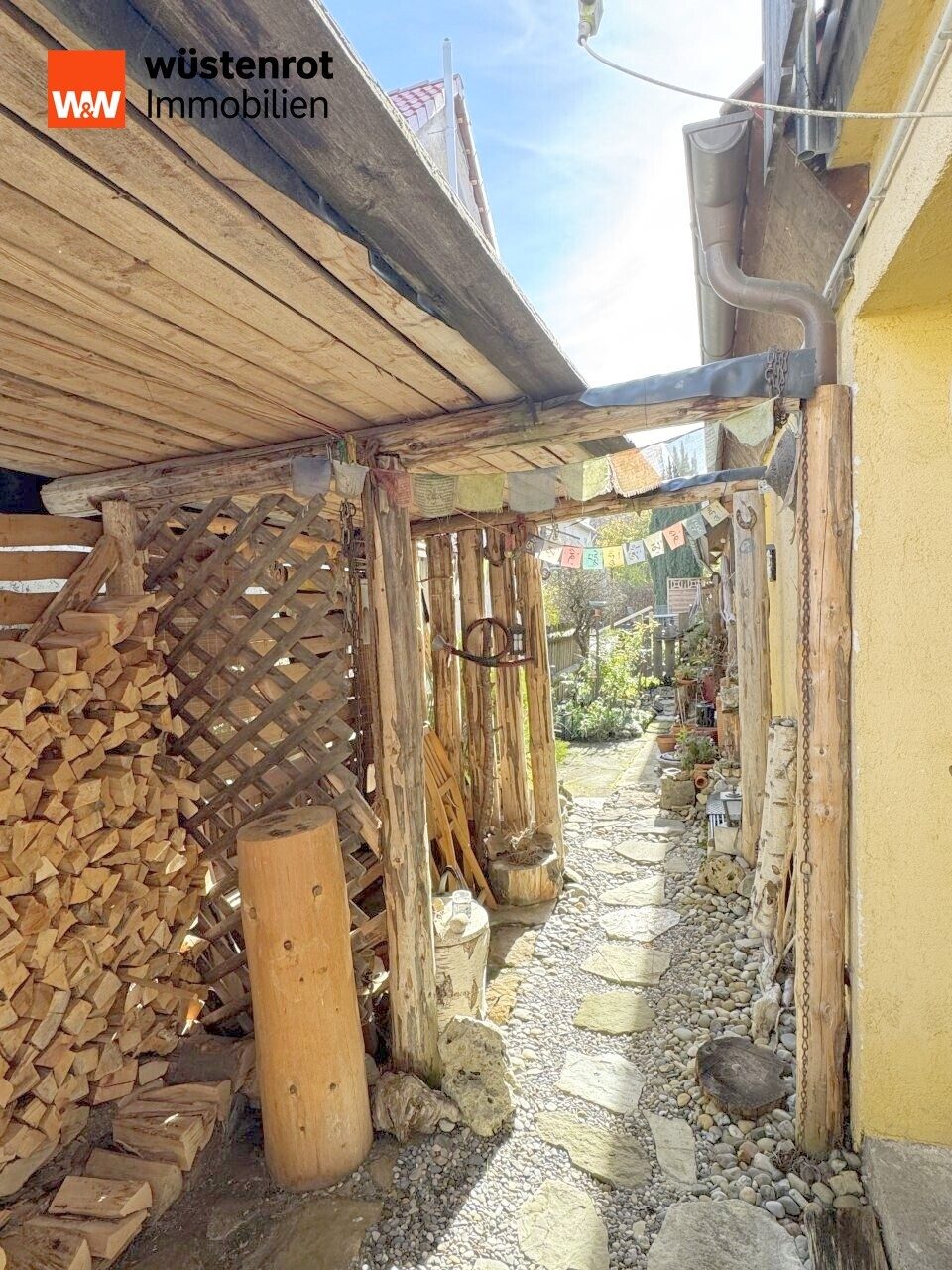 Immobilienangebot - Bopfingen / Oberdorf am Ipf - Alle - Natürliches Wohngefühl: Gepflegte 6-Zimmer-Doppelhaushälfte und Anbau in Bopfingen am Ipf