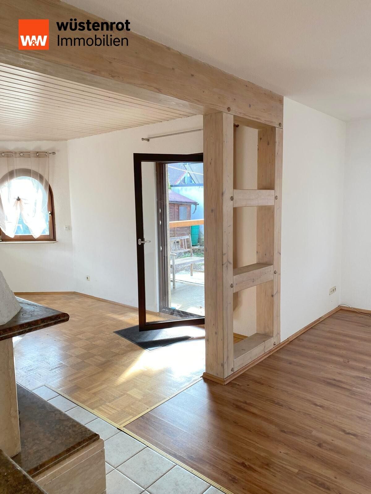 Immobilienangebot - Eschach - Alle - Sofort einziehen! Wohnhaus in ruhiger Wohnlage mit Garage, offener Kamin und großem Hobbyraum!
