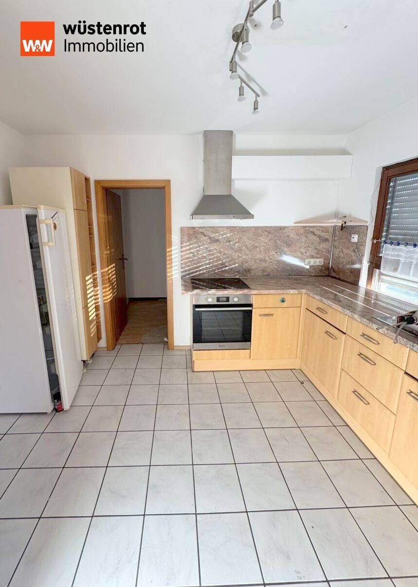 Immobilienangebot - Eschach - Alle - Sofort einziehen! Wohnhaus in ruhiger Wohnlage mit Garage, offener Kamin und großem Hobbyraum!