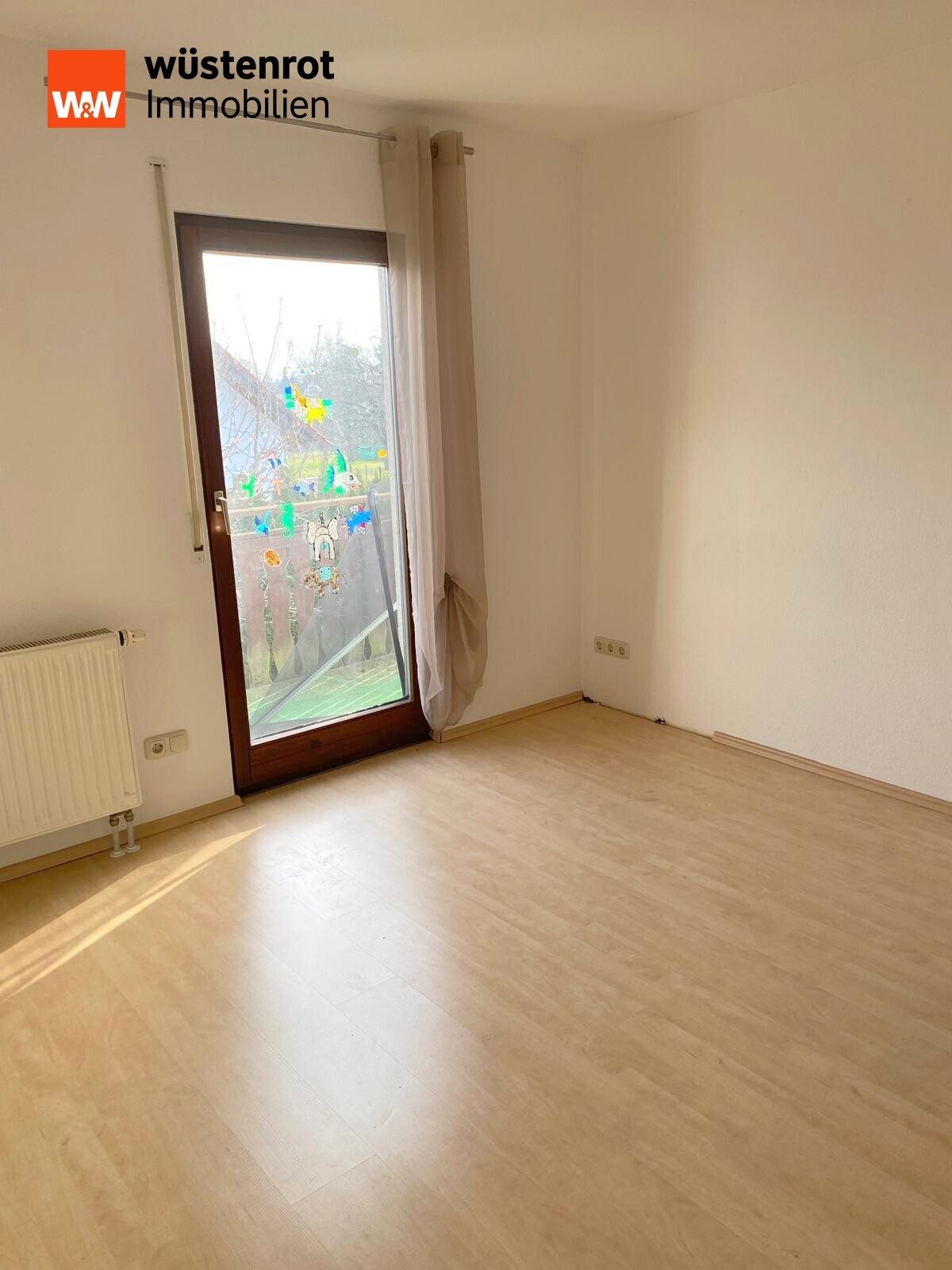 Immobilienangebot - Eschach - Alle - Sofort einziehen! Wohnhaus in ruhiger Wohnlage mit Garage, offener Kamin und großem Hobbyraum!