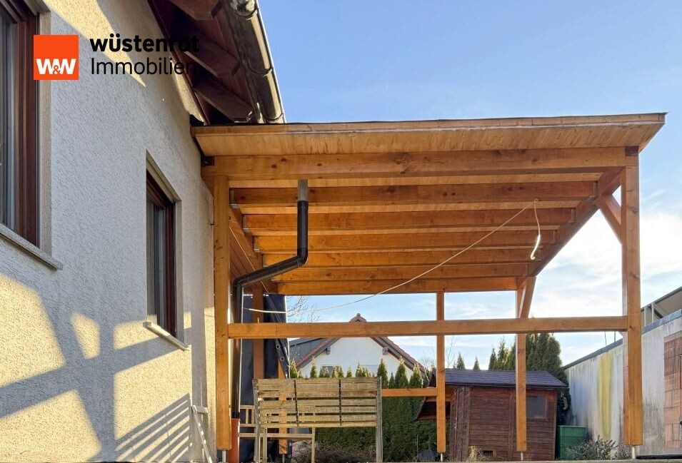 Immobilienangebot - Eschach - Alle - Sofort einziehen! Wohnhaus in ruhiger Wohnlage mit Garage, offener Kamin und großem Hobbyraum!