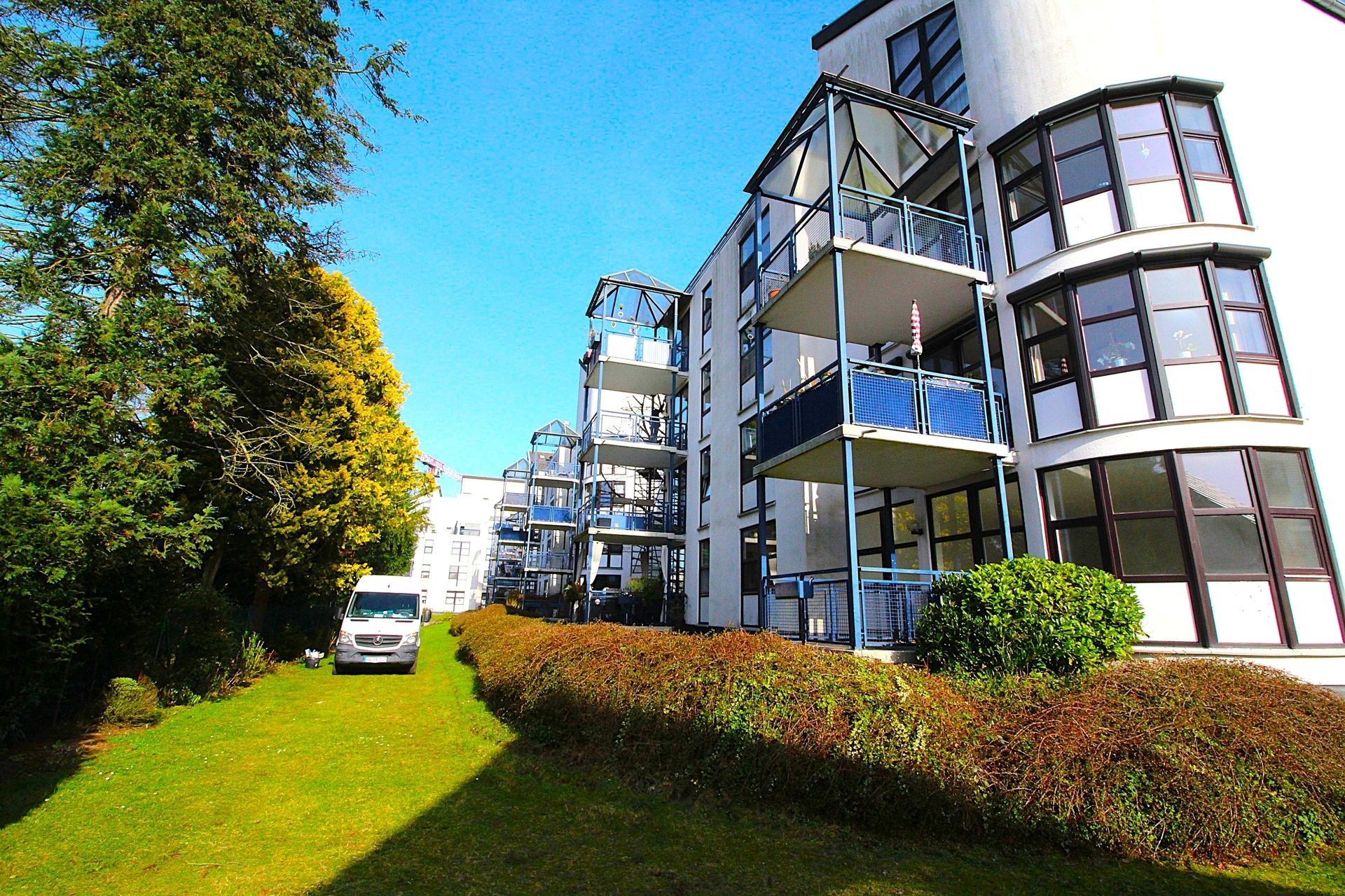 Immobilienangebot - Sankt Augustin - Alle - Bezugsfreie, barrierearme und frisch renovierte 2 Zimmer ETW mit Terrasse, Aufzug und TG-Stellplatz.