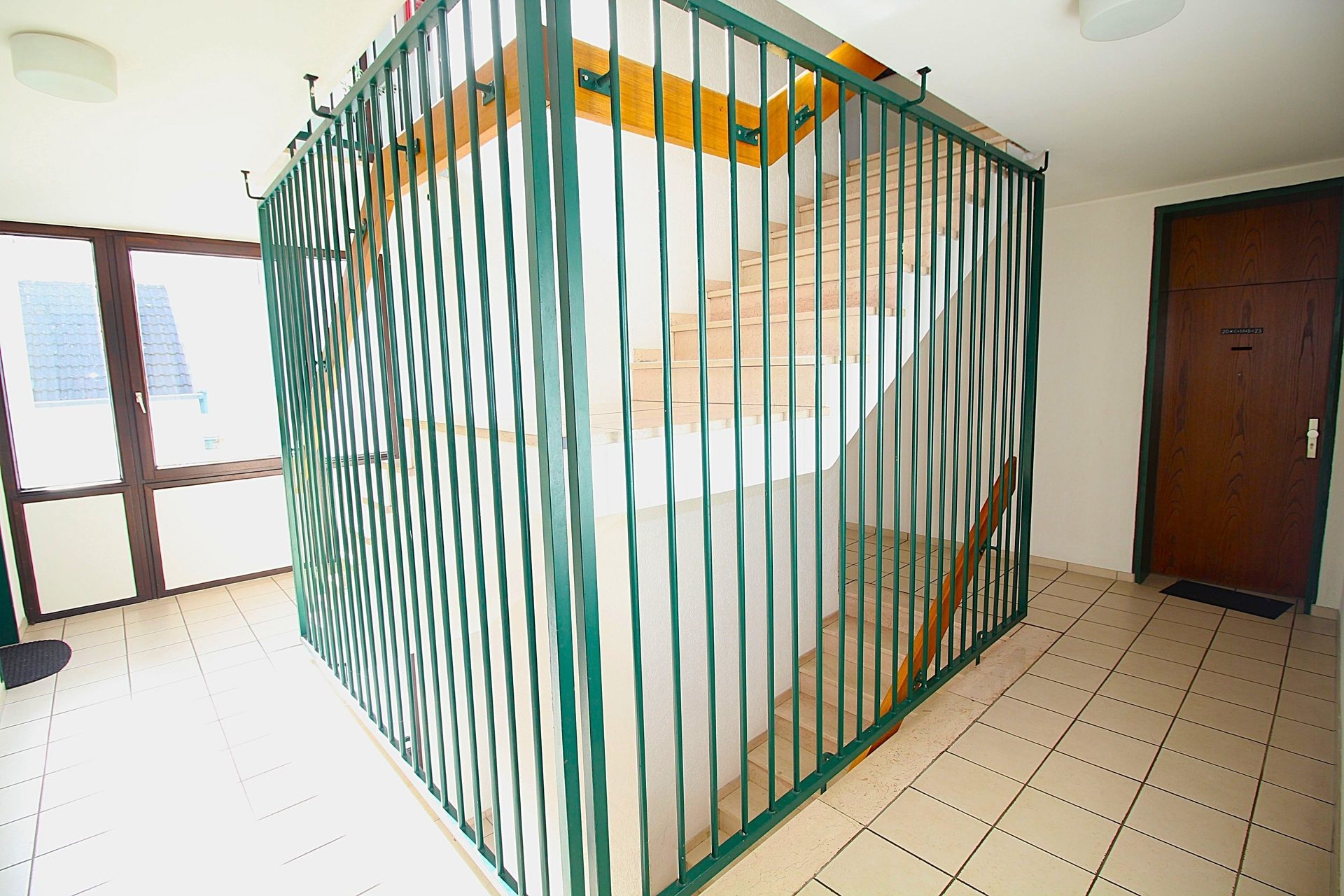 Immobilienangebot - Sankt Augustin - Alle - Bezugsfreie, barrierearme und frisch renovierte 2 Zimmer ETW mit Terrasse, Aufzug und TG-Stellplatz.