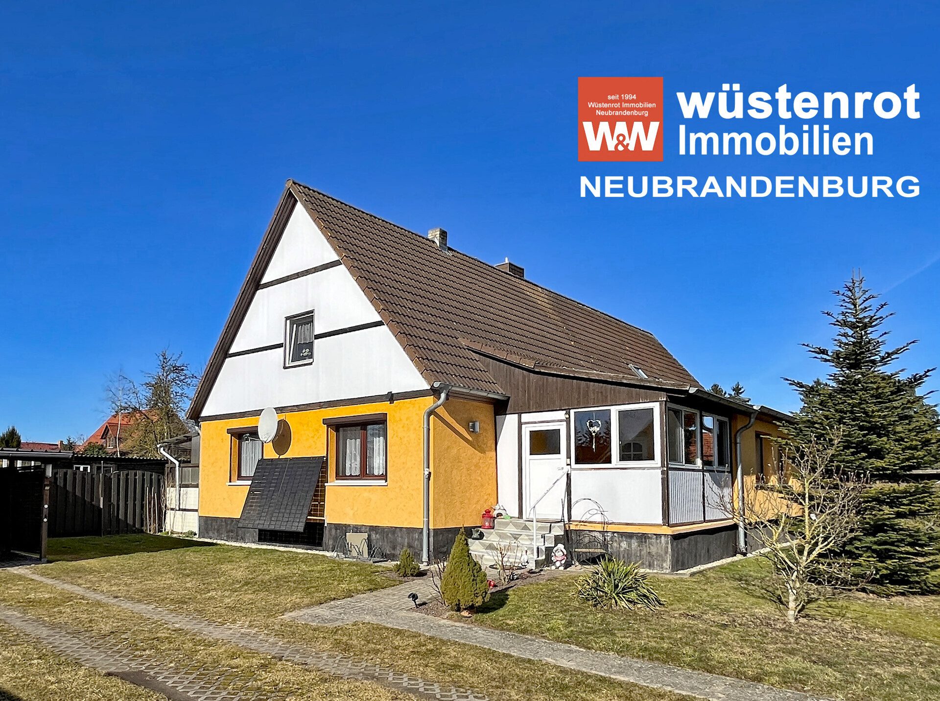 Immobilienangebot - Karlsburg - Alle - TOP MODERNISIERTE HAUSHÄLFTE MIT PHOTOVOLTAIKANLAGE + KAMINOFEN + EINBAUKÜCHE AUF GROSSEM GRUNDSTÜCK