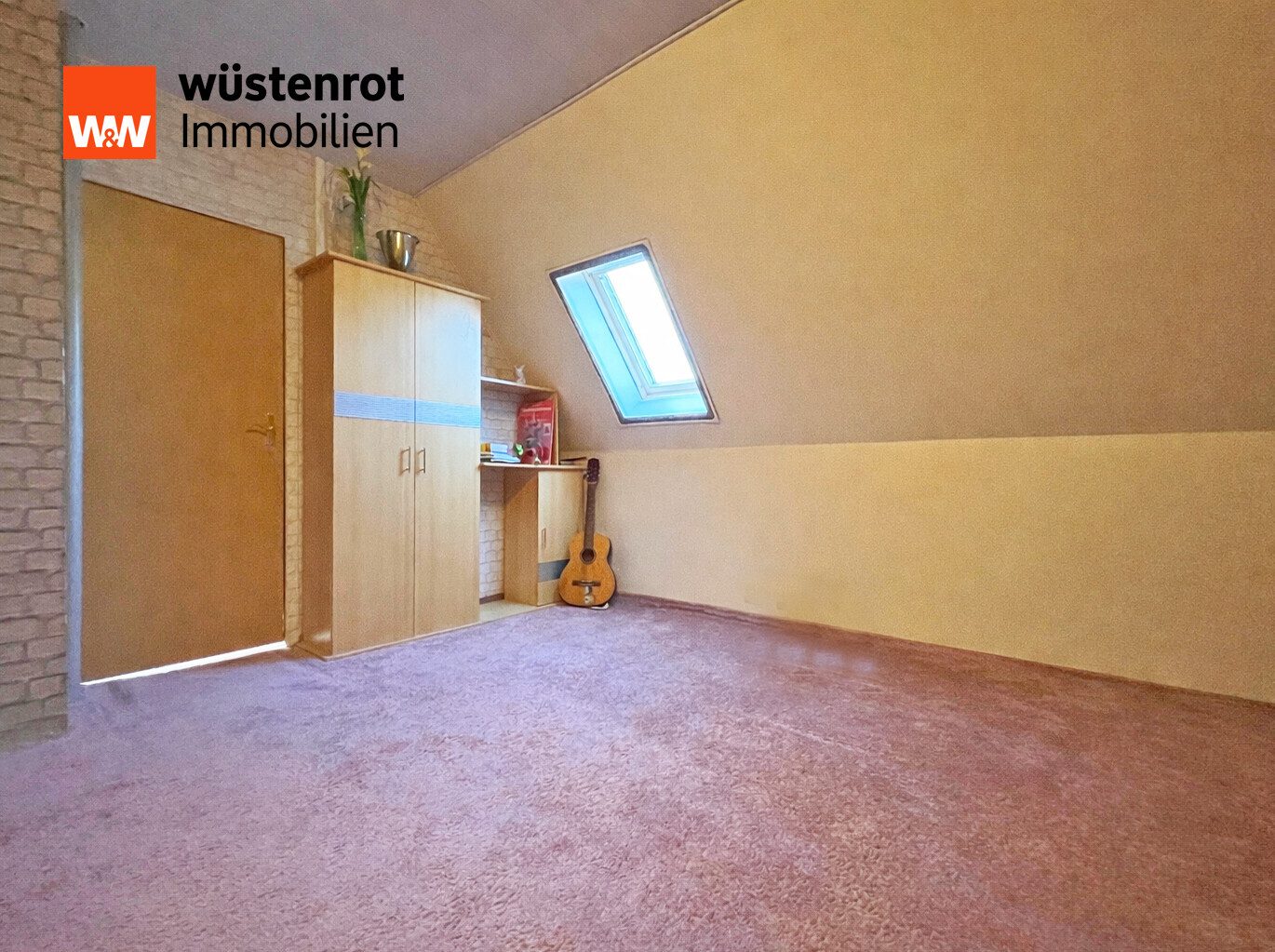 Immobilienangebot - Karlsburg - Alle - TOP MODERNISIERTE HAUSHÄLFTE MIT PHOTOVOLTAIKANLAGE + KAMINOFEN + EINBAUKÜCHE AUF GROSSEM GRUNDSTÜCK