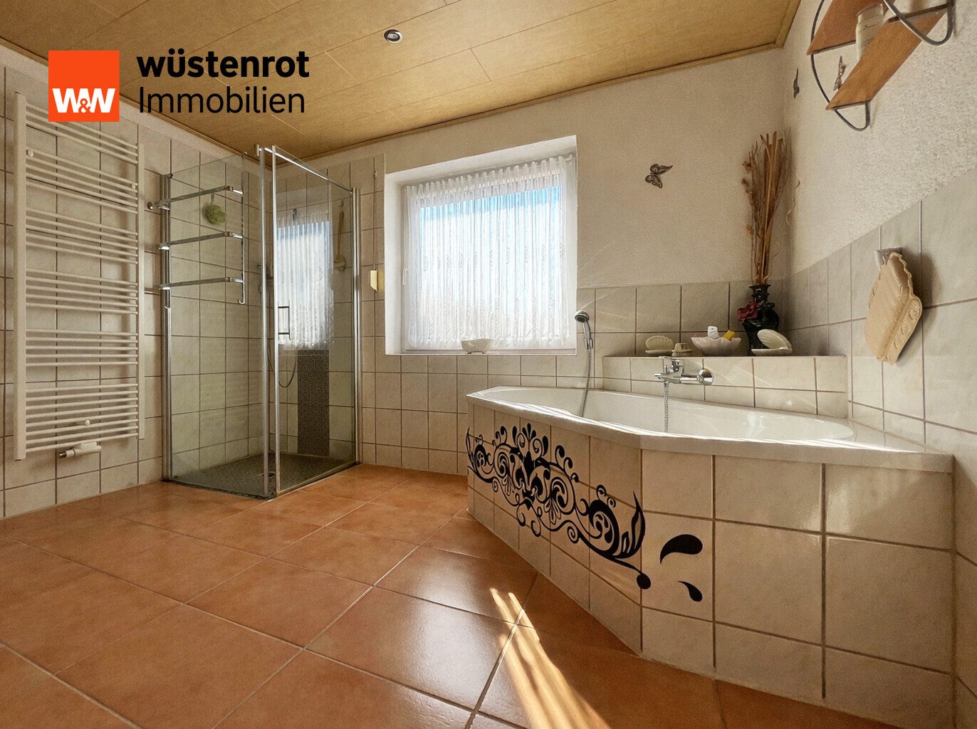 Immobilienangebot - Karlsburg - Alle - TOP MODERNISIERTE HAUSHÄLFTE MIT PHOTOVOLTAIKANLAGE + KAMINOFEN + EINBAUKÜCHE AUF GROSSEM GRUNDSTÜCK