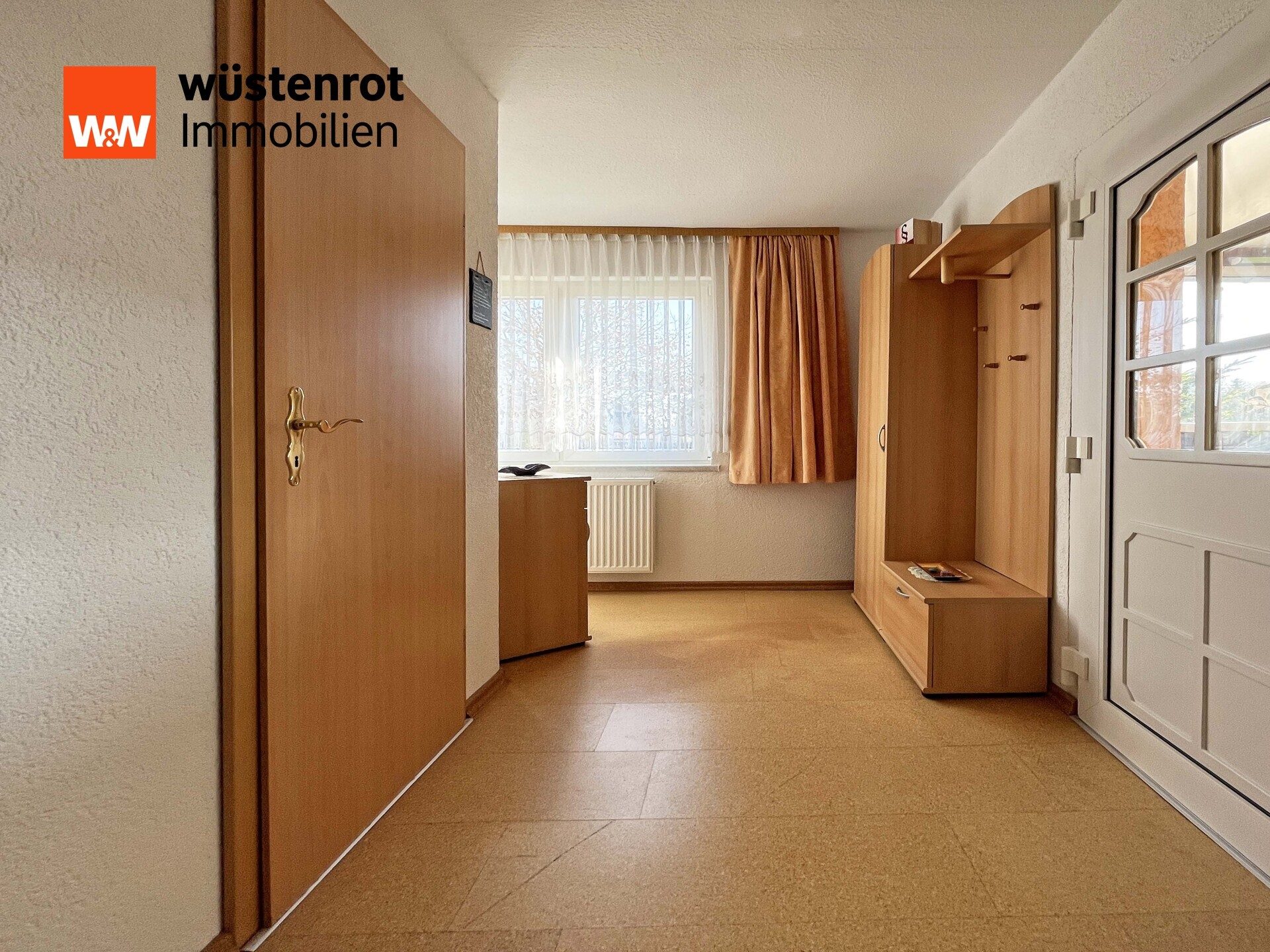 Immobilienangebot - Karlsburg - Alle - TOP MODERNISIERTE HAUSHÄLFTE MIT PHOTOVOLTAIKANLAGE + KAMINOFEN + EINBAUKÜCHE AUF GROSSEM GRUNDSTÜCK