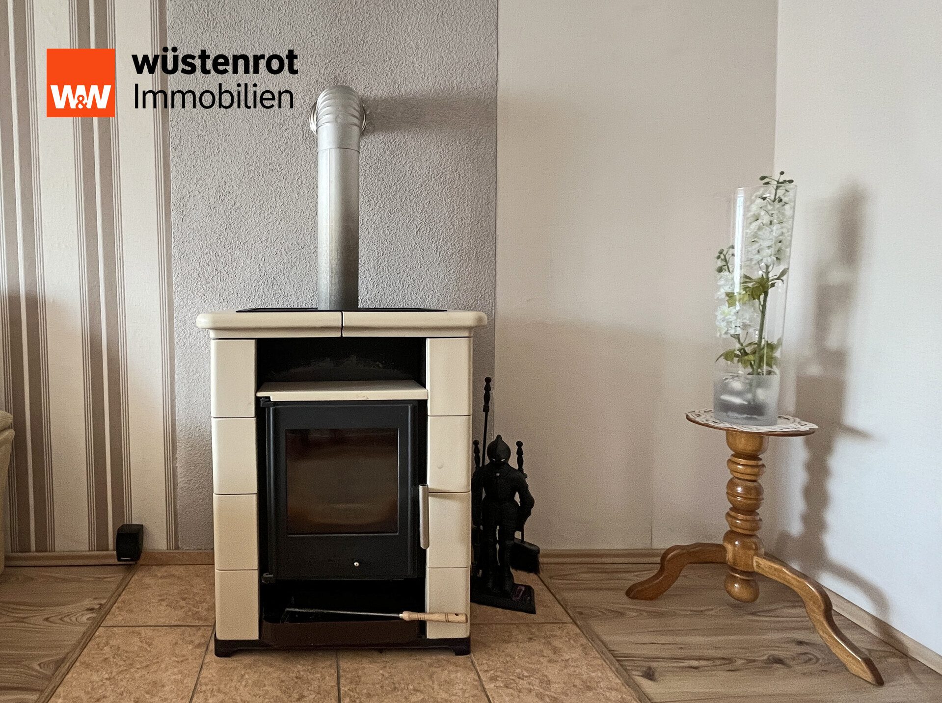 Immobilienangebot - Karlsburg - Alle - TOP MODERNISIERTE HAUSHÄLFTE MIT PHOTOVOLTAIKANLAGE + KAMINOFEN + EINBAUKÜCHE AUF GROSSEM GRUNDSTÜCK