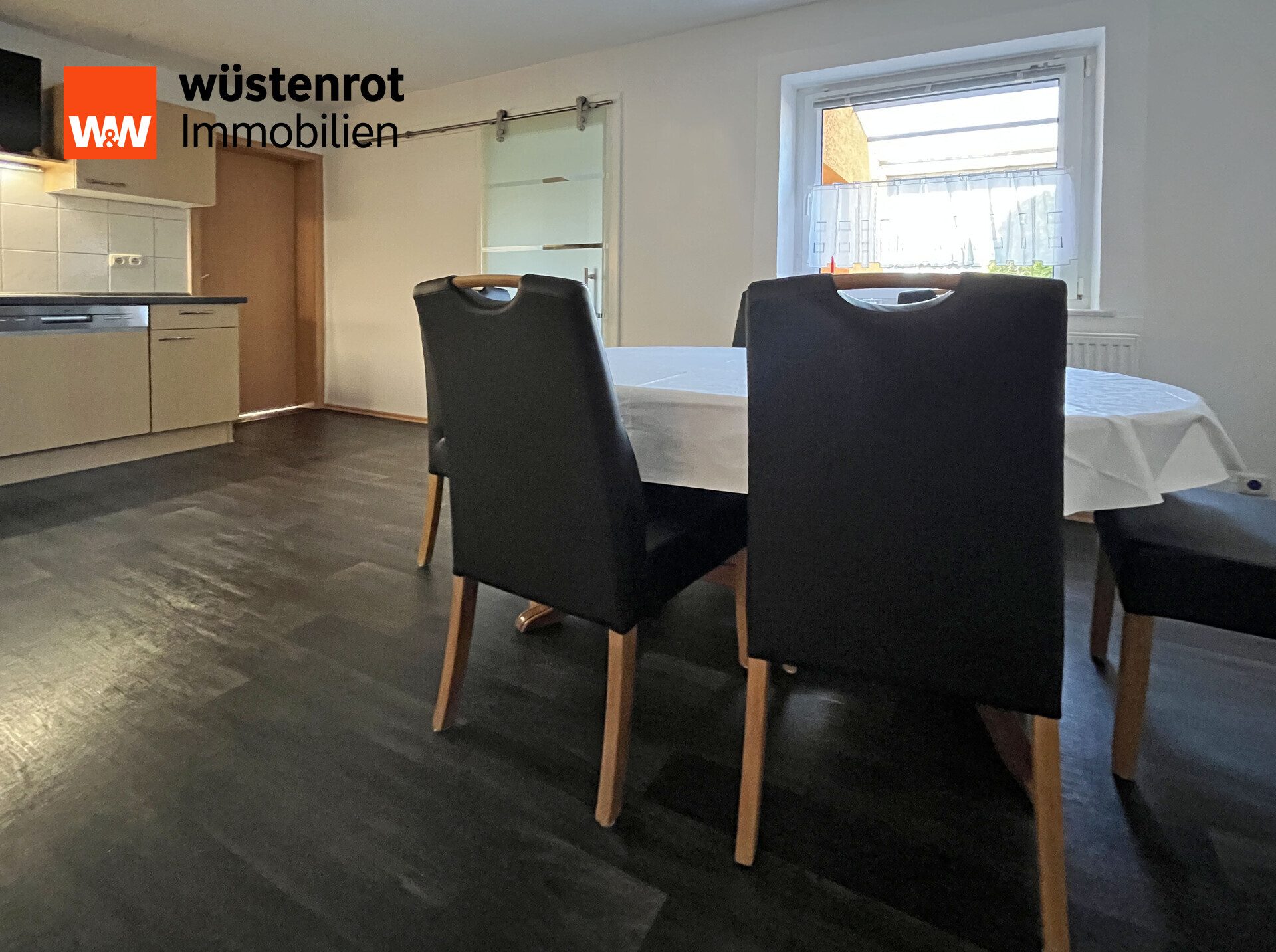 Immobilienangebot - Karlsburg - Alle - TOP MODERNISIERTE HAUSHÄLFTE MIT PHOTOVOLTAIKANLAGE + KAMINOFEN + EINBAUKÜCHE AUF GROSSEM GRUNDSTÜCK