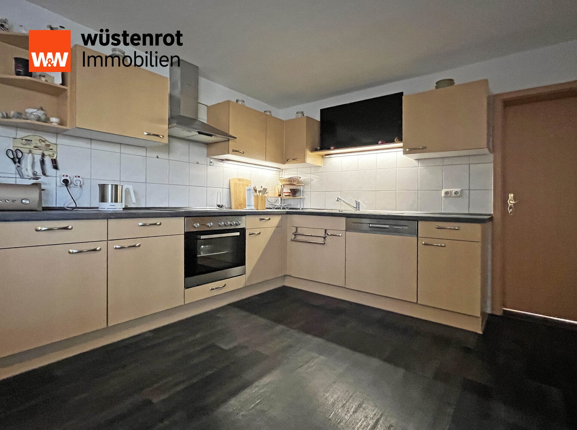Immobilienangebot - Karlsburg - Alle - TOP MODERNISIERTE HAUSHÄLFTE MIT PHOTOVOLTAIKANLAGE + KAMINOFEN + EINBAUKÜCHE AUF GROSSEM GRUNDSTÜCK