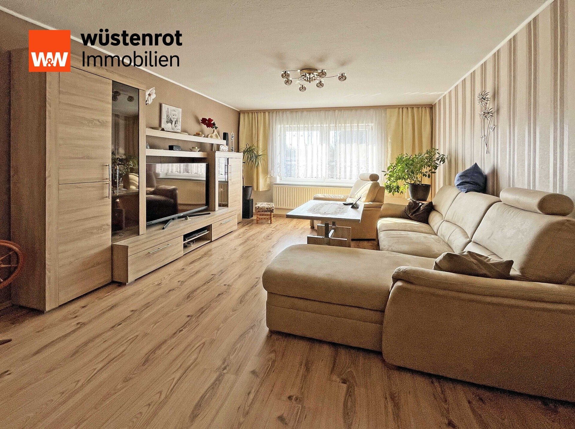 Immobilienangebot - Karlsburg - Alle - TOP MODERNISIERTE HAUSHÄLFTE MIT PHOTOVOLTAIKANLAGE + KAMINOFEN + EINBAUKÜCHE AUF GROSSEM GRUNDSTÜCK