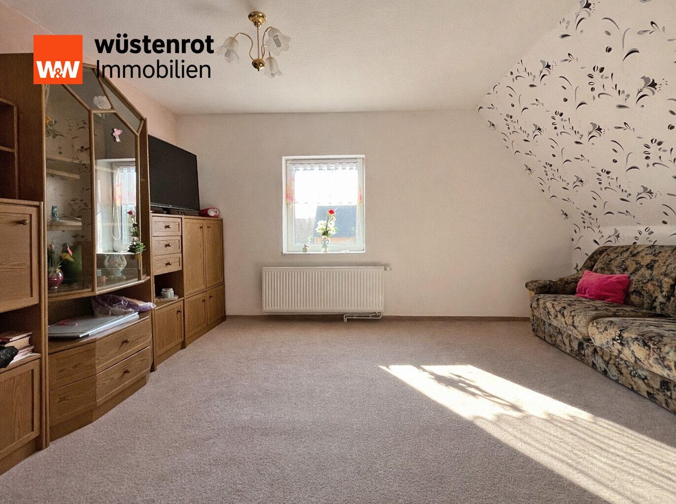Immobilienangebot - Karlsburg - Alle - TOP MODERNISIERTE HAUSHÄLFTE MIT PHOTOVOLTAIKANLAGE + KAMINOFEN + EINBAUKÜCHE AUF GROSSEM GRUNDSTÜCK