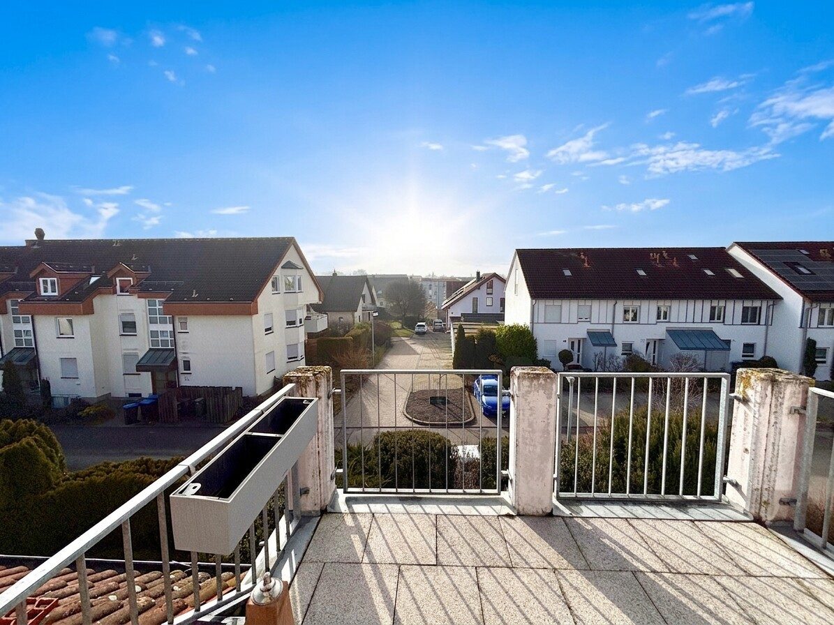 Immobilienangebot - Sindelfingen - Alle - Charmante 3-Zimmer-Dachgeschoßwohnung mit Galerie und sonnigem Balkon