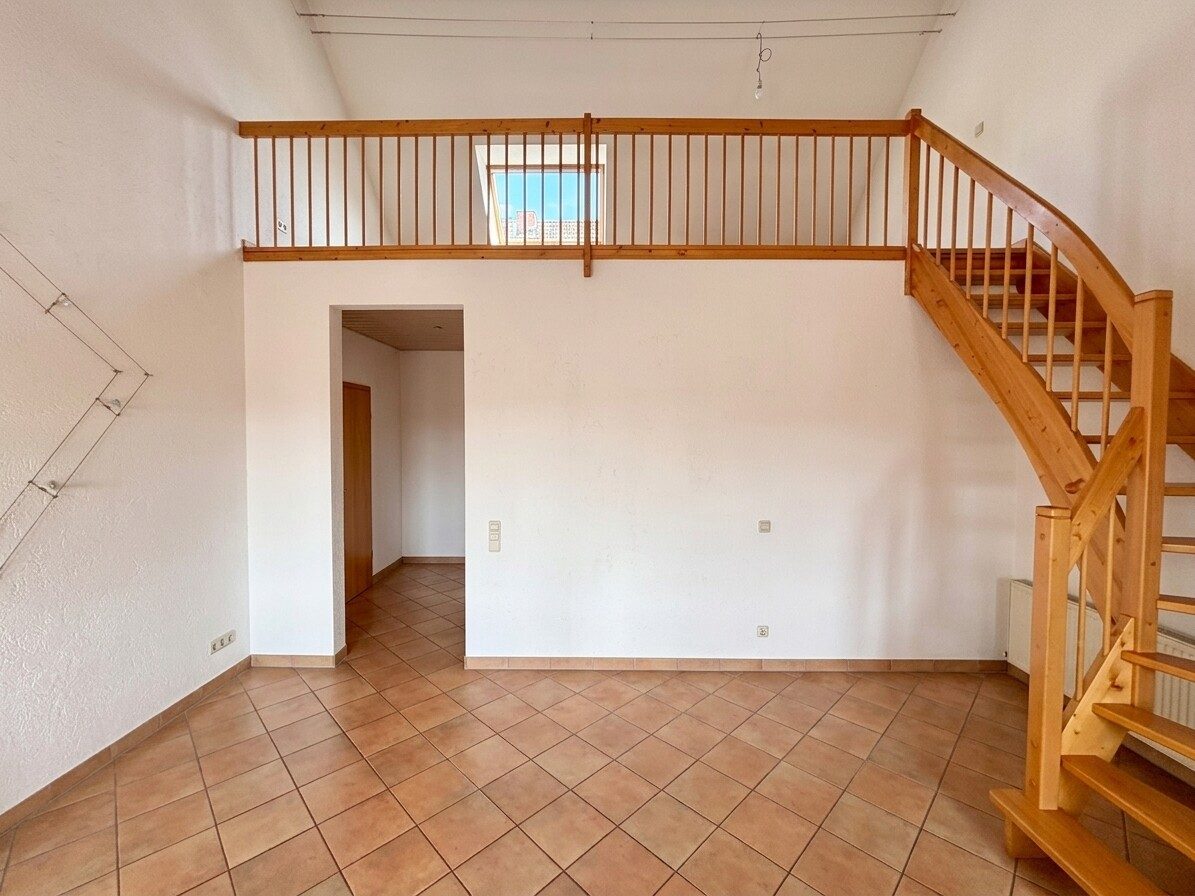 Immobilienangebot - Sindelfingen - Alle - Charmante 3-Zimmer-Dachgeschoßwohnung mit Galerie und sonnigem Balkon