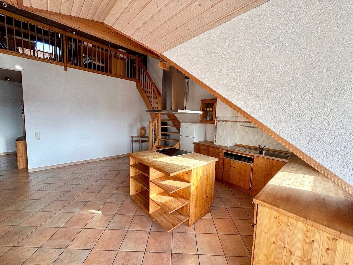 Immobilienangebot - Sindelfingen - Alle - Charmante 3-Zimmer-Dachgeschoßwohnung mit Galerie und sonnigem Balkon