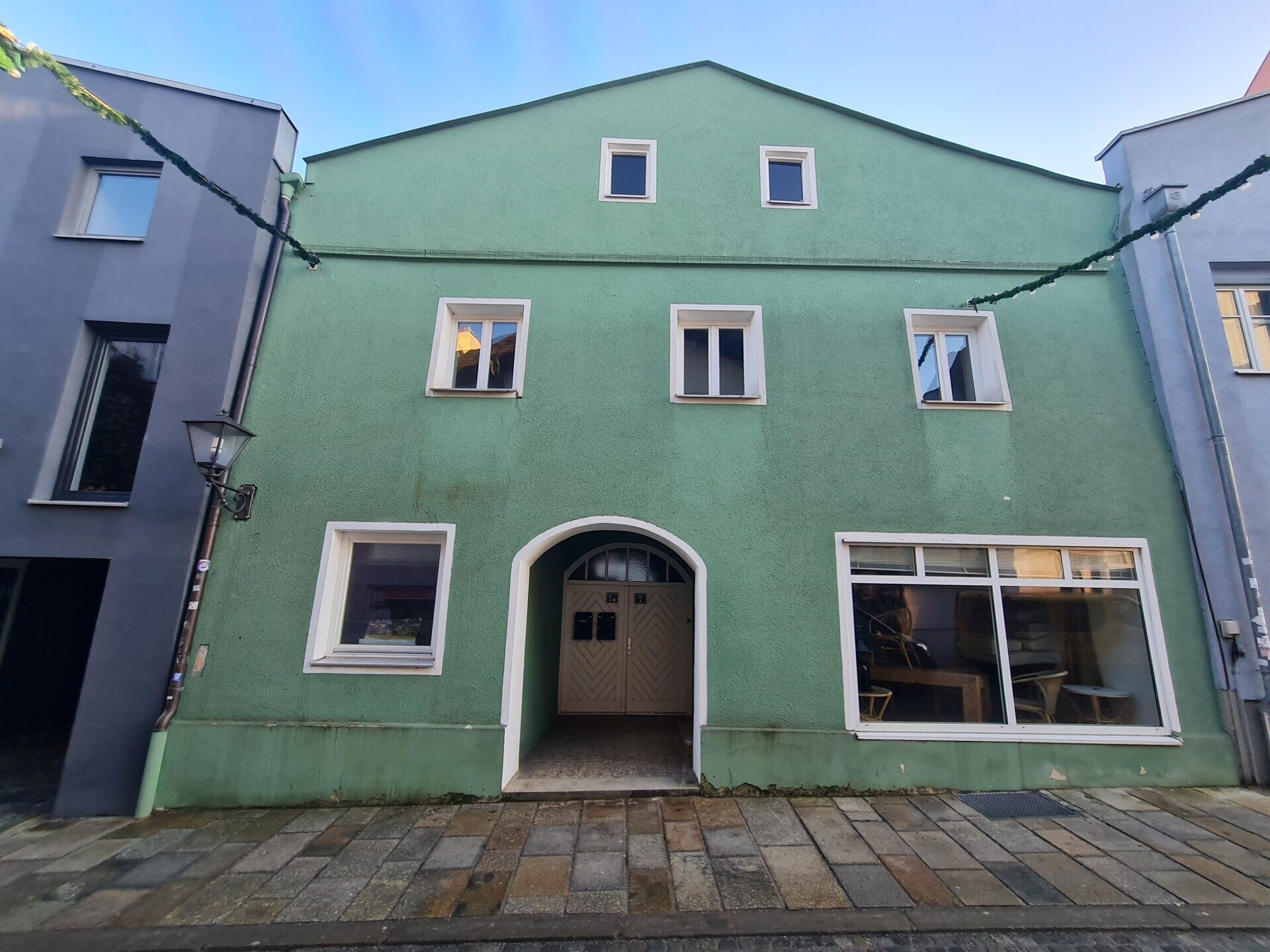 Immobilienangebot - Viechtach - Alle - Etwas ganz Besonderes !
Wohnen und Arbeiten im Stadthaus!
Ein Haus mit Geschichte und viel Charme.