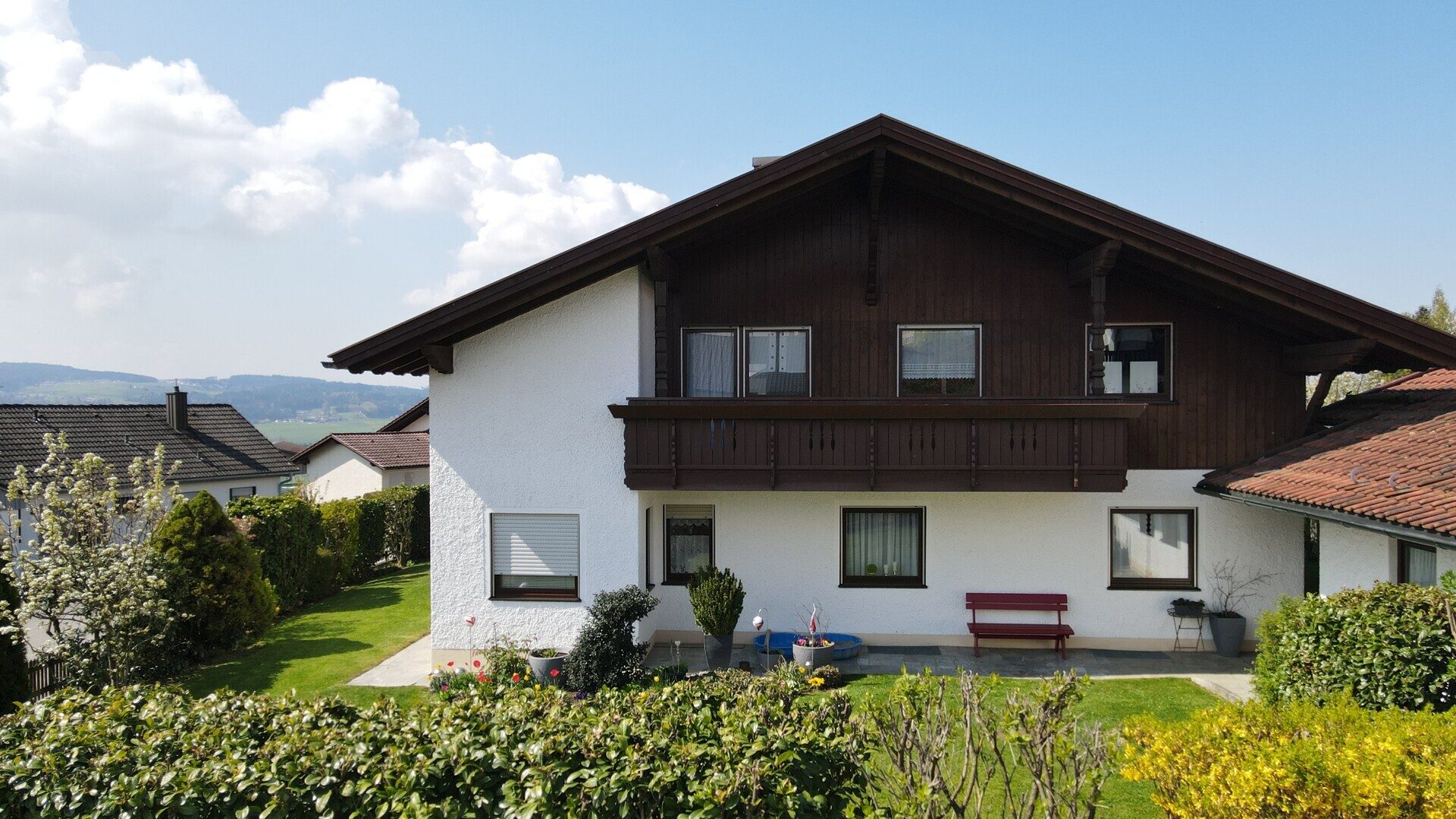 Immobilienangebot - Untergriesbach - Alle - Zuhause für`s Herz!
Wohn(t)raum in toller, sonniger Lage. Mega Garten und alles bestens gepflegt.