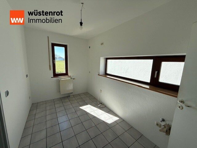 Immobilienangebot - Fraunberg / Reichenkirchen - Alle - TOP-LAGE: Helles Zweifamilienhaus mit Weitblick & großem Garten!