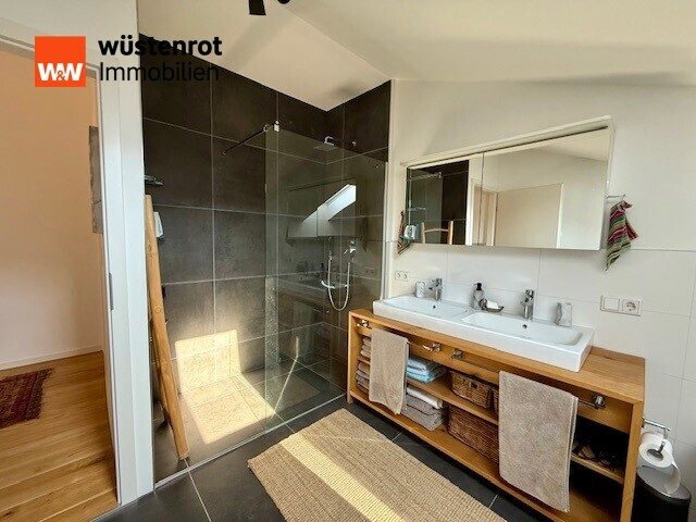 Immobilienangebot - Kiefersfelden - Alle - UNVERBAUBARER BLICK: Helles 81m² DG-Unikat – 2019 hochwertig saniert!