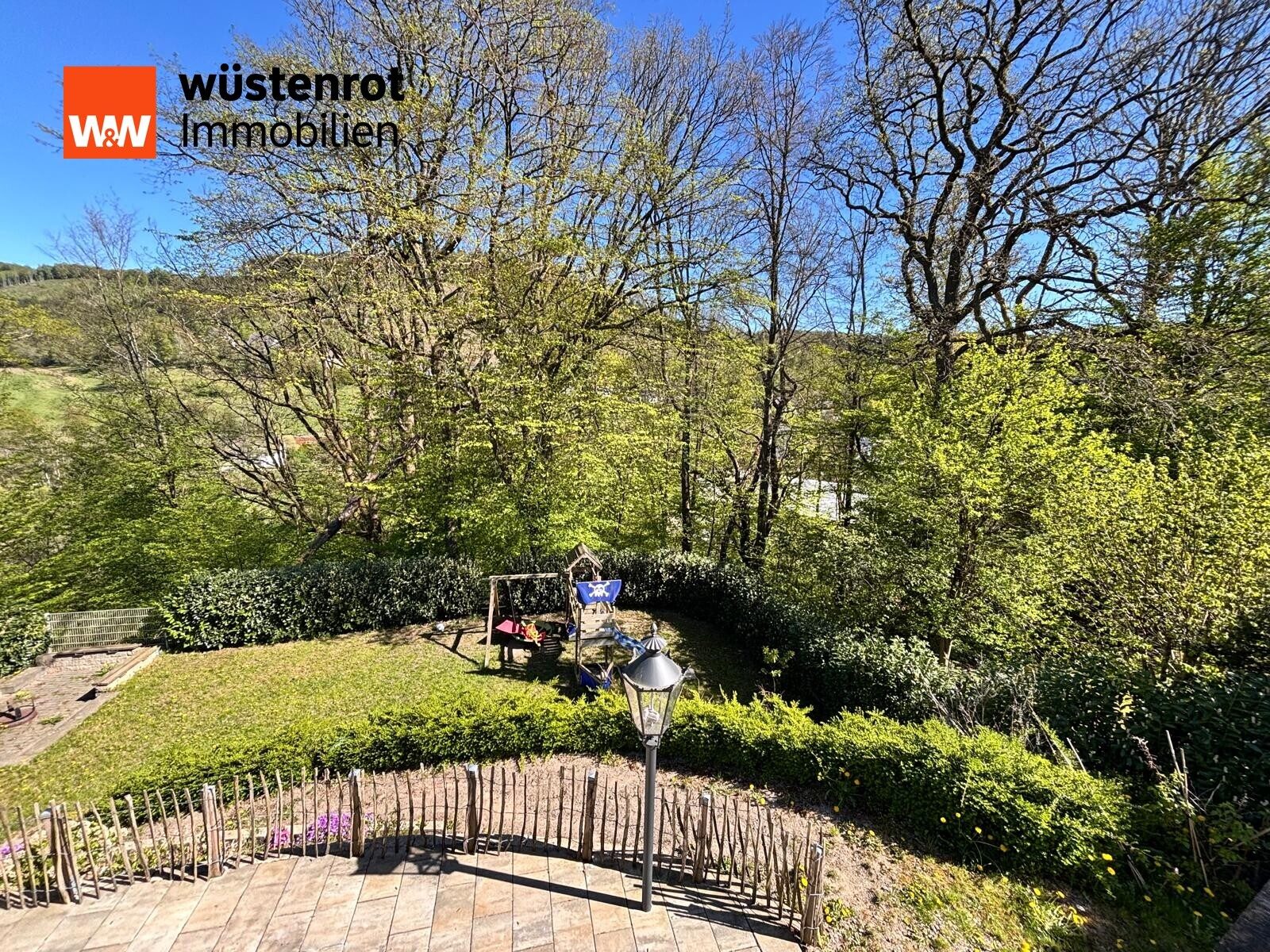Immobilienangebot - Hagen - Alle - Wohnen im Grünen: Platz für die ganze Familie im modernisierten Haus mit Garten, Terrasse u. Garage