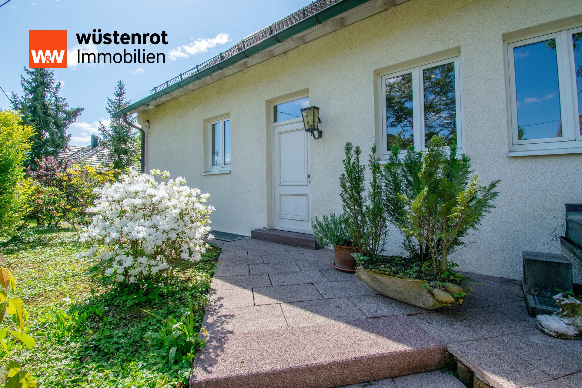 Immobilienangebot - Backnang - Alle - Stilvolles Familienanwesen mit großem Garten und separatem Poolhaus
