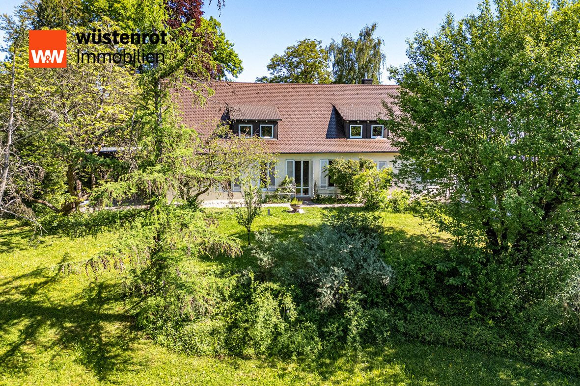 Immobilienangebot - Backnang - Alle - Stilvolles Familienanwesen mit großem Garten und separatem Poolhaus
