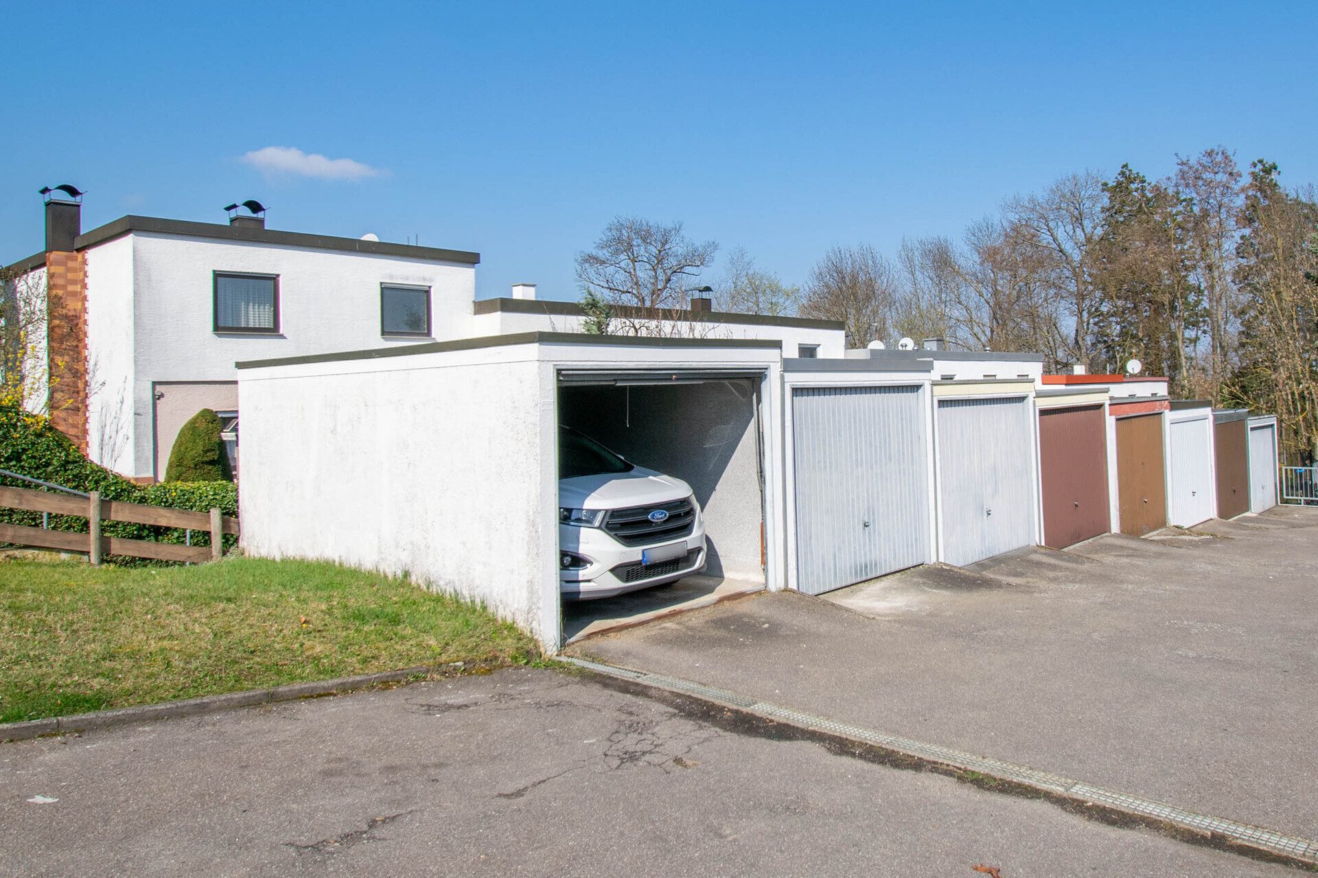 Immobilienangebot - Eberdingen / Hochdorf - Alle - Gepflegtes Reihenhaus mit Garten und Garage in Hochdorf/Enz