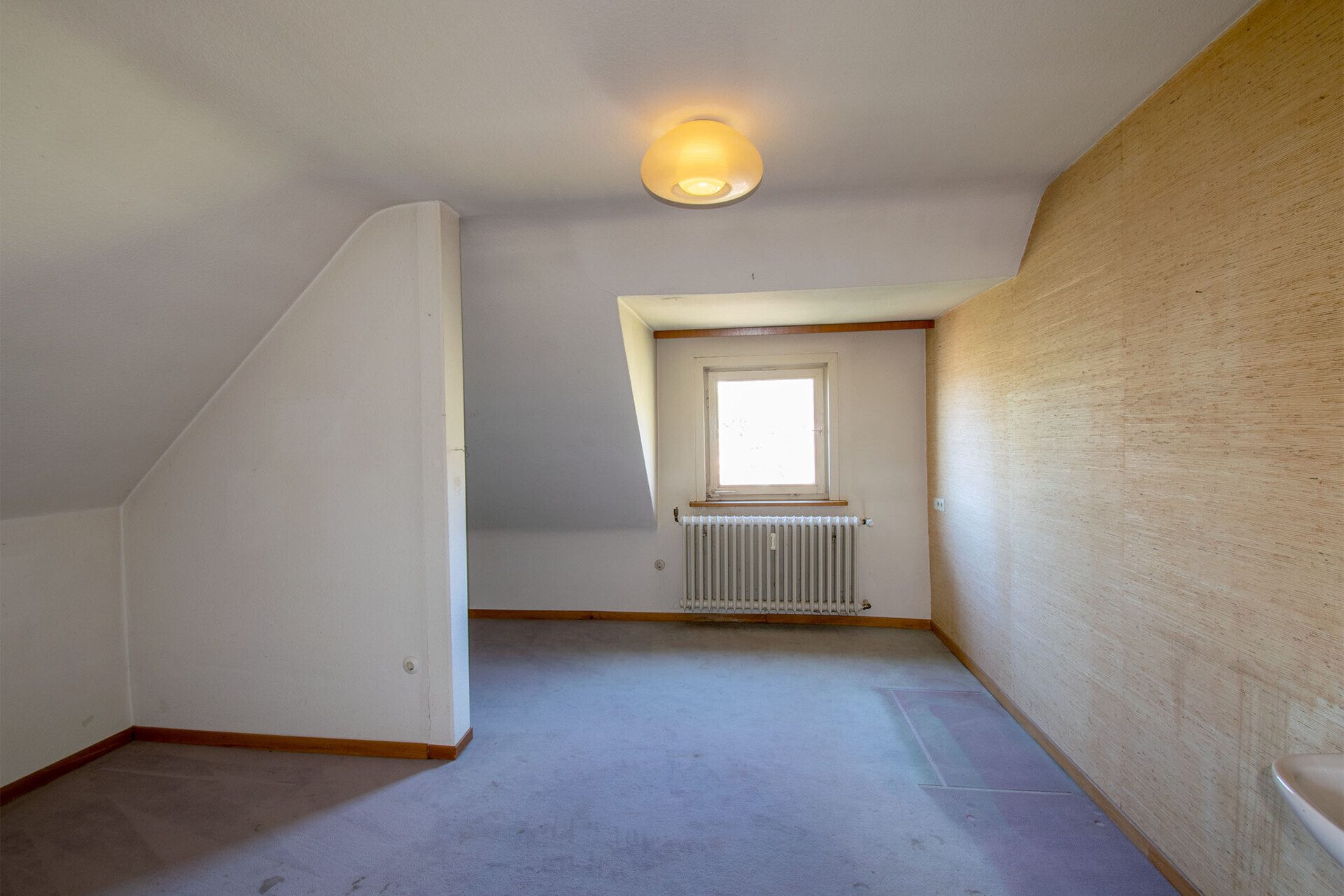 Immobilienangebot - Maulbronn - Alle - Herrschaftliche Villa mit viel Raum zum gestalten auf einem großen Grundstück in bester Lage