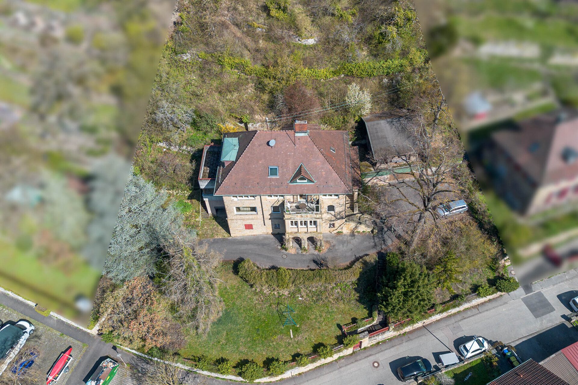 Immobilienangebot - Maulbronn - Alle - Herrschaftliche Villa mit viel Raum zum gestalten auf einem großen Grundstück in bester Lage