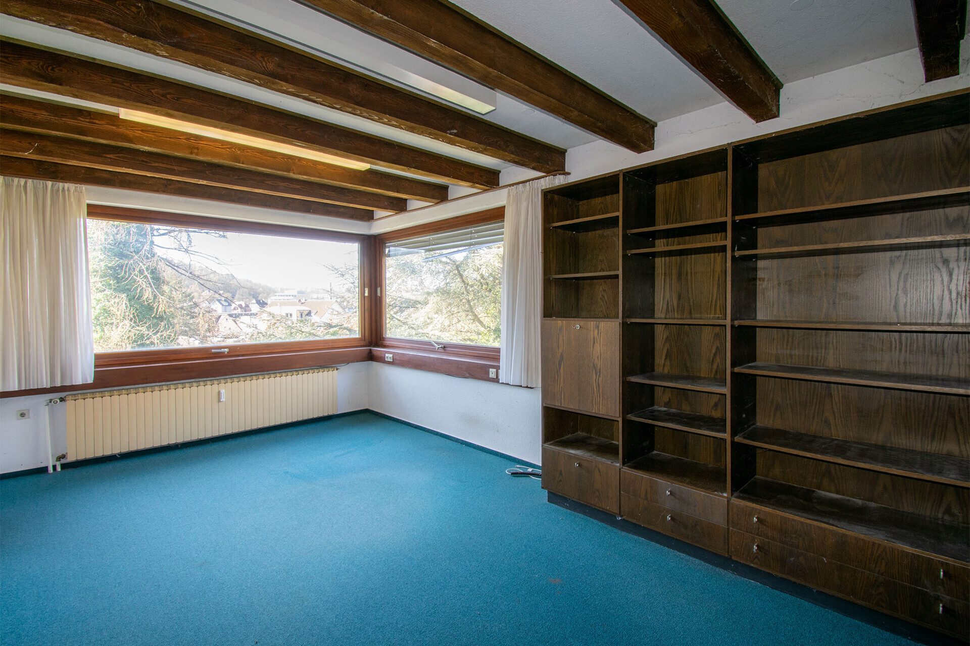 Immobilienangebot - Maulbronn - Alle - Herrschaftliche Villa mit viel Raum zum gestalten auf einem großen Grundstück in bester Lage