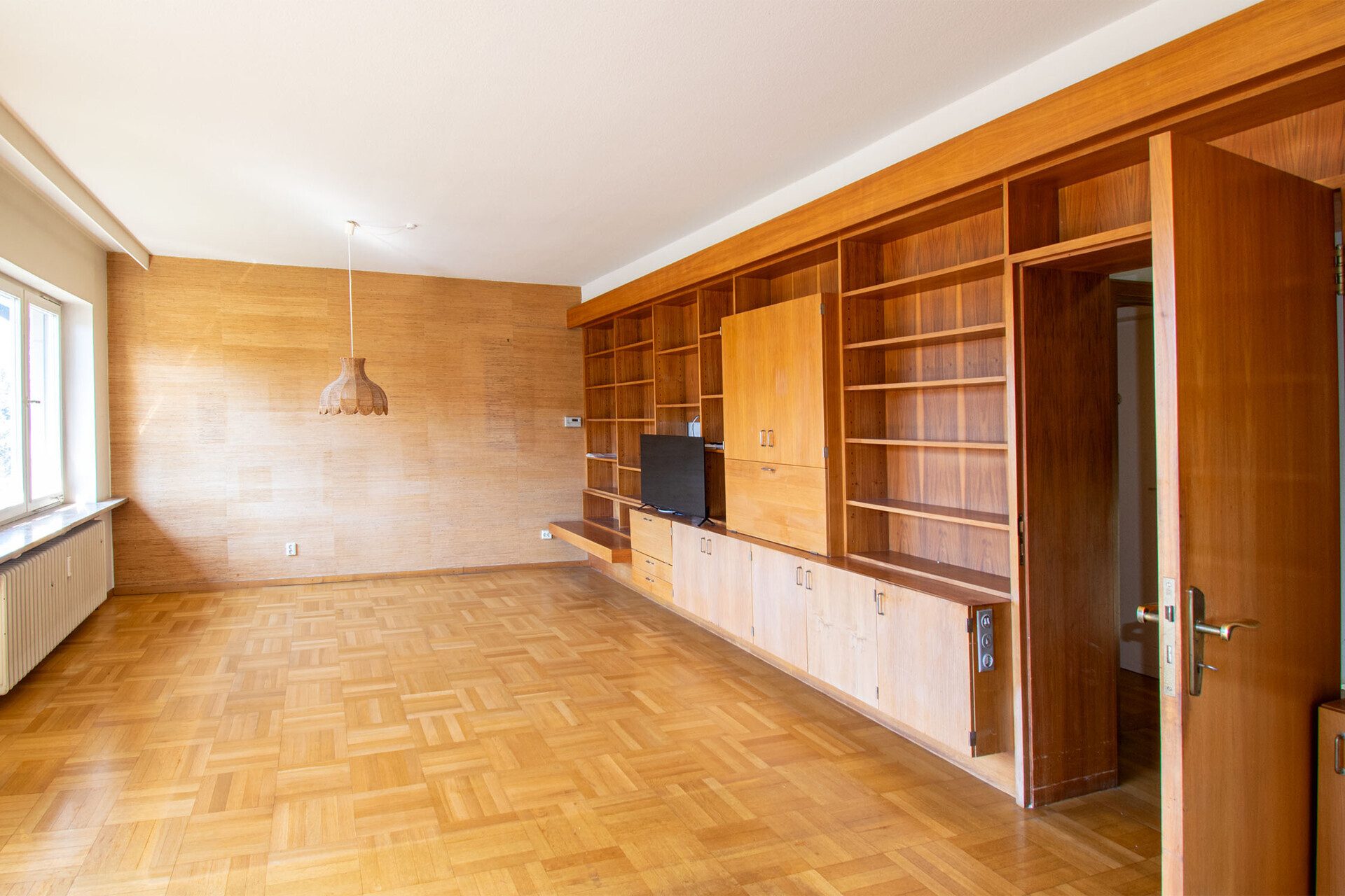 Immobilienangebot - Maulbronn - Alle - Herrschaftliche Villa mit viel Raum zum gestalten auf einem großen Grundstück in bester Lage