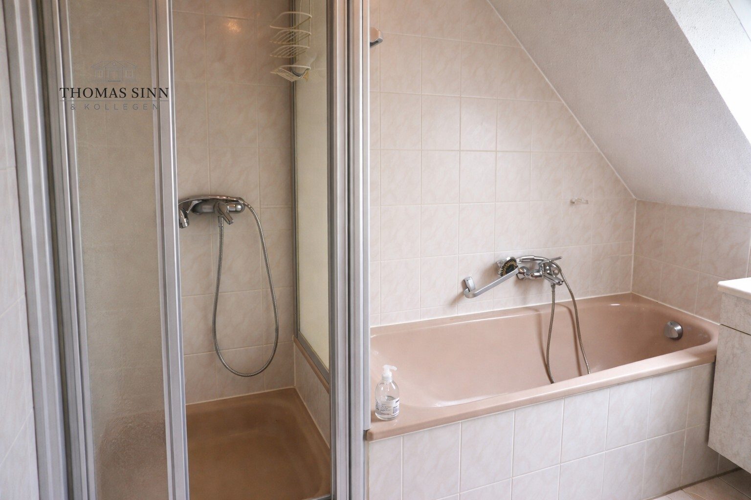 Immobilienangebot - Schwäbisch Hall - Alle - Attraktive Maisonettewohnung 
4 Zimmer - Dachloggia - TG-Platz
Durchrenovieren und Einziehen