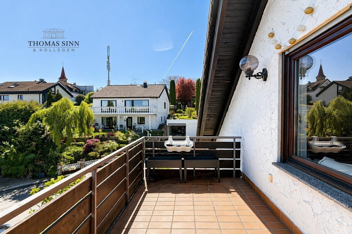 Immobilienangebot - Oberstenfeld / Prevorst - Alle - Wohnen im Grünen: Dachgeschosswohnung mit zwei Balkonen in Prevorst