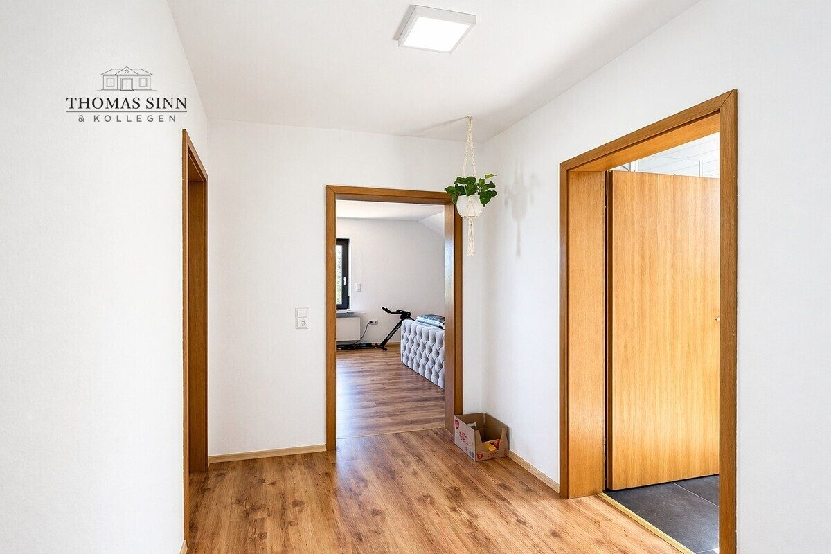 Immobilienangebot - Oberstenfeld / Prevorst - Alle - Wohnen im Grünen: Dachgeschosswohnung mit zwei Balkonen in Prevorst
