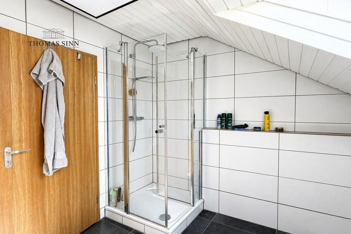 Immobilienangebot - Oberstenfeld / Prevorst - Alle - Wohnen im Grünen: Dachgeschosswohnung mit zwei Balkonen in Prevorst