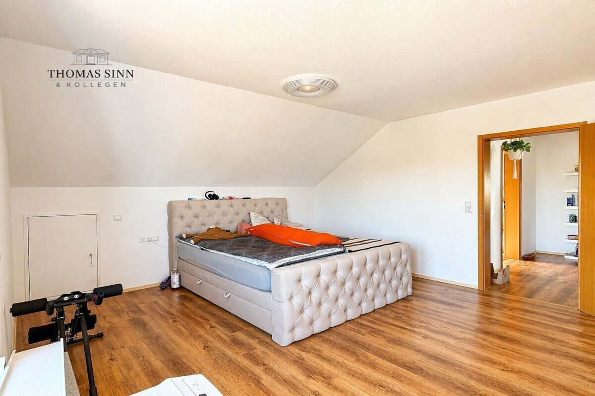 Immobilienangebot - Oberstenfeld / Prevorst - Alle - Wohnen im Grünen: Dachgeschosswohnung mit zwei Balkonen in Prevorst