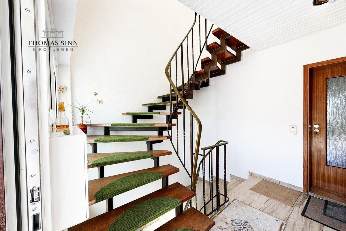 Immobilienangebot - Oberstenfeld / Prevorst - Alle - Wohnen im Grünen: Dachgeschosswohnung mit zwei Balkonen in Prevorst
