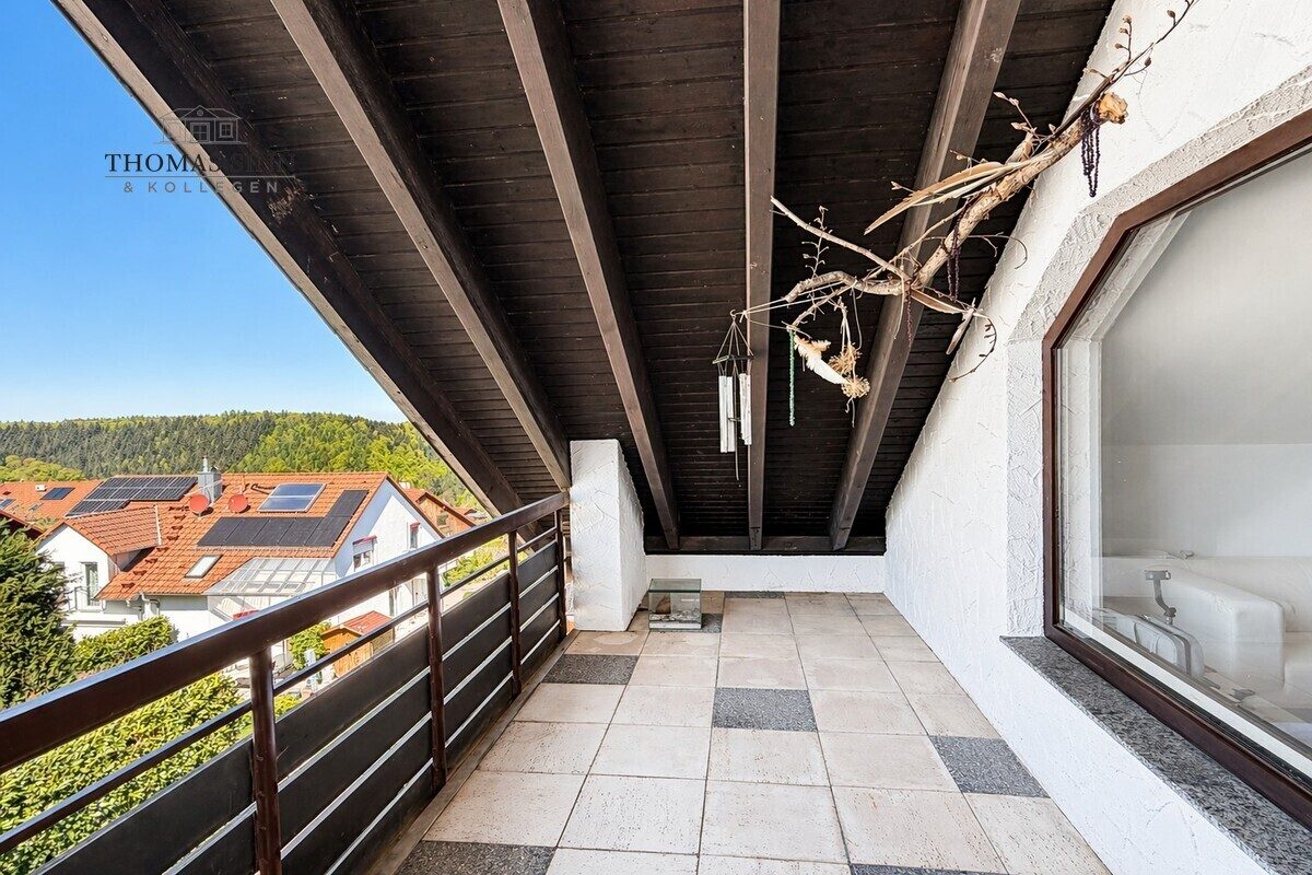 Immobilienangebot - Oberstenfeld / Prevorst - Alle - Wohnen im Grünen: Dachgeschosswohnung mit zwei Balkonen in Prevorst