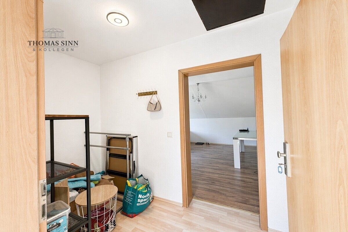 Immobilienangebot - Oberstenfeld / Prevorst - Alle - Wohnen im Grünen: Dachgeschosswohnung mit zwei Balkonen in Prevorst