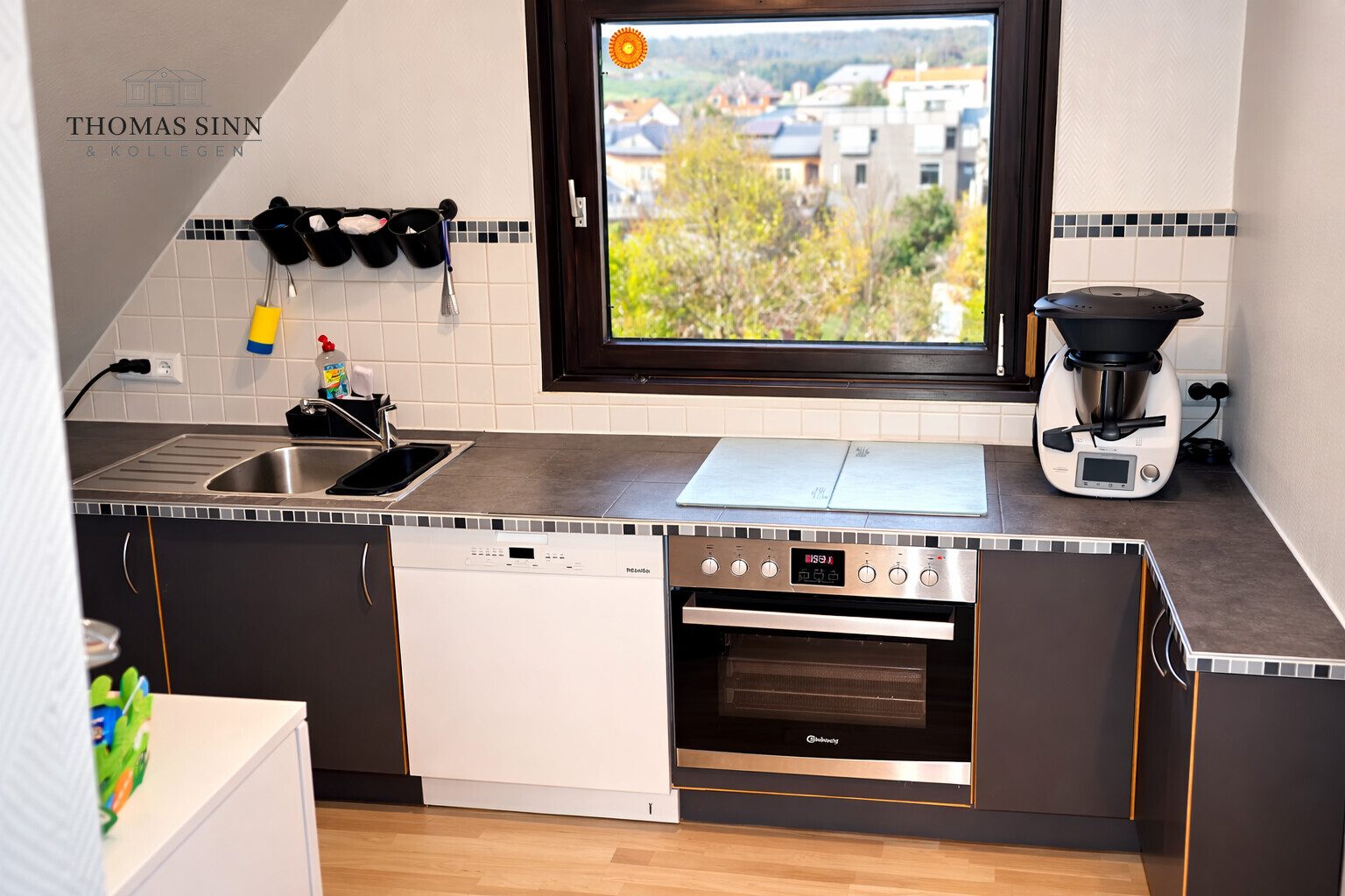 Immobilienangebot - Heilbronn - Alle - Charmante 3 Zi. DG ETW + ausgebaute Bühne - in 3-Familienhaus - Raum für Ihre Modernisierungsideen