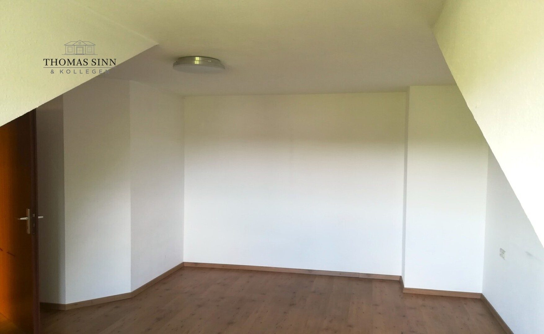 Immobilienangebot - Heilbronn / Horkheim - Alle - Attraktive 3,5-Zimmer-Dachgeschosswohnung mit großzügigem Grundriss und Dachterrasse