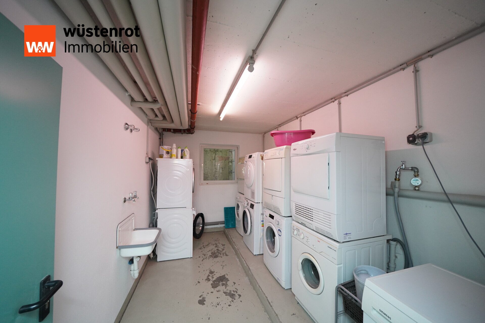 Immobilienangebot - München - Alle - Helle, gut geschnittene 2-Zi.-DG-Wohnung mit Balkon & Spitzboden in kleiner Wohnanlage