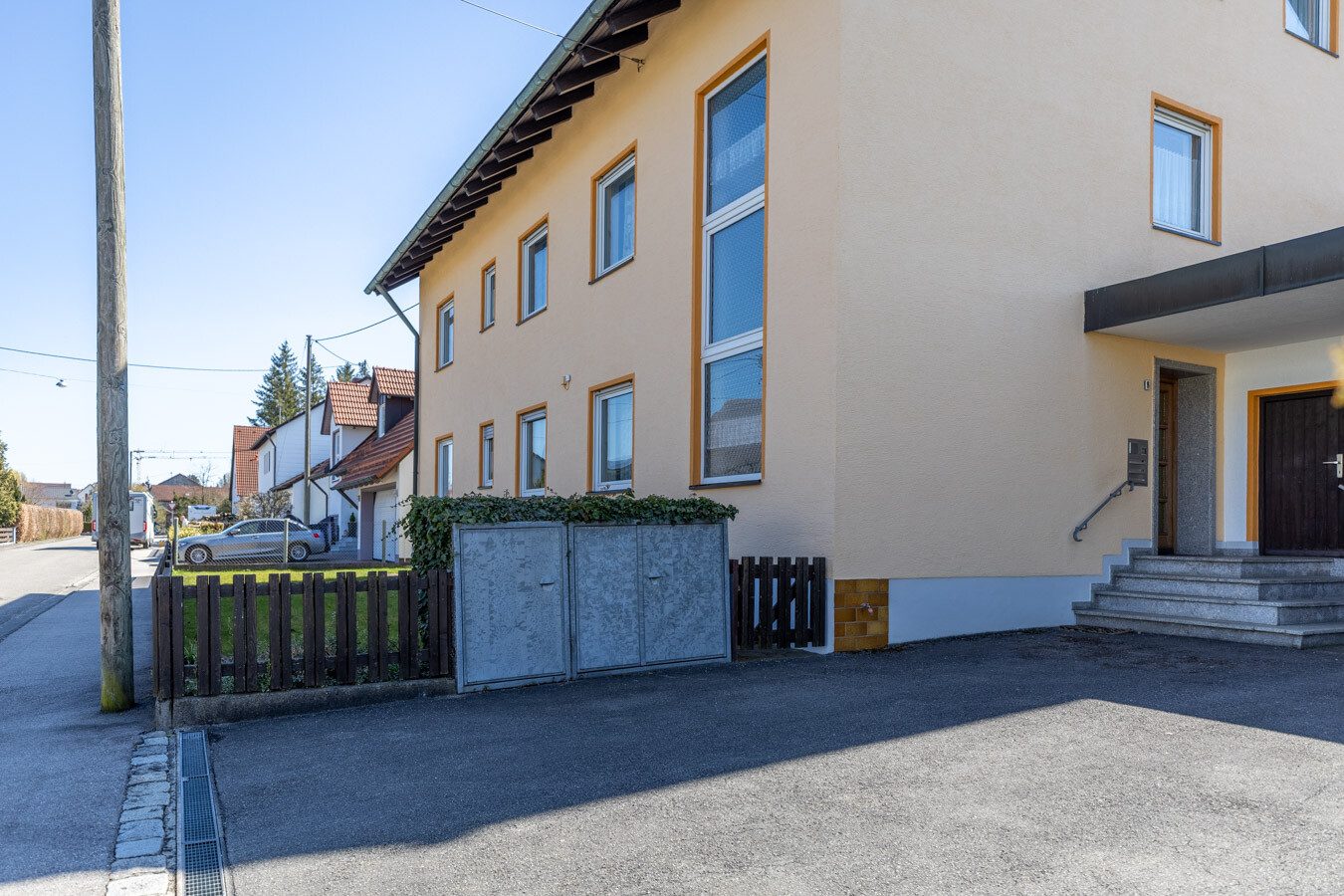 Immobilienangebot - Großaitingen - Alle - Großzügiges Zweifamilienhaus mit Ausbaureserve auf sonnigem Traumgrundstück in Großaitingen