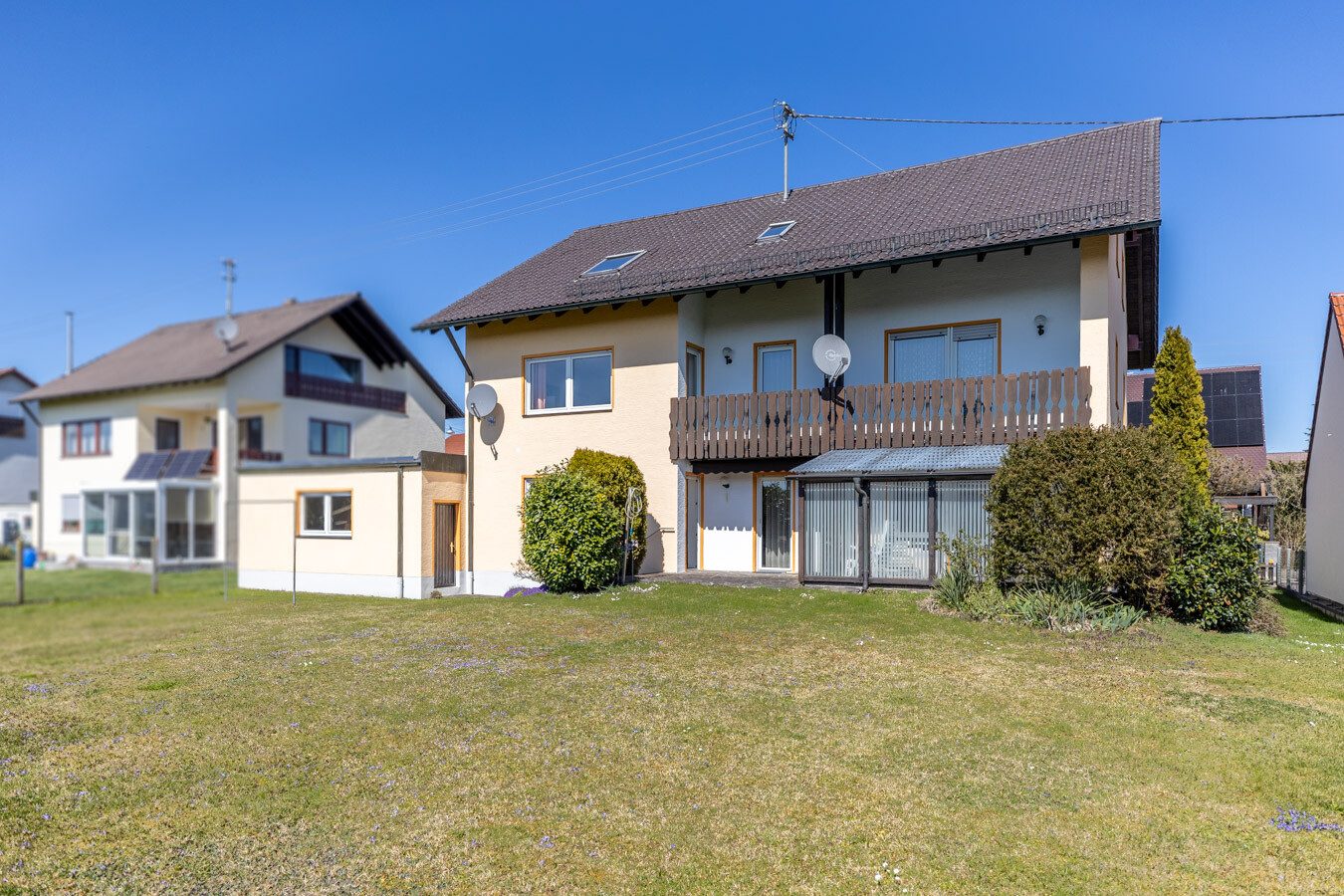Immobilienangebot - Großaitingen - Alle - Großzügiges Zweifamilienhaus mit Ausbaureserve auf sonnigem Traumgrundstück in Großaitingen
