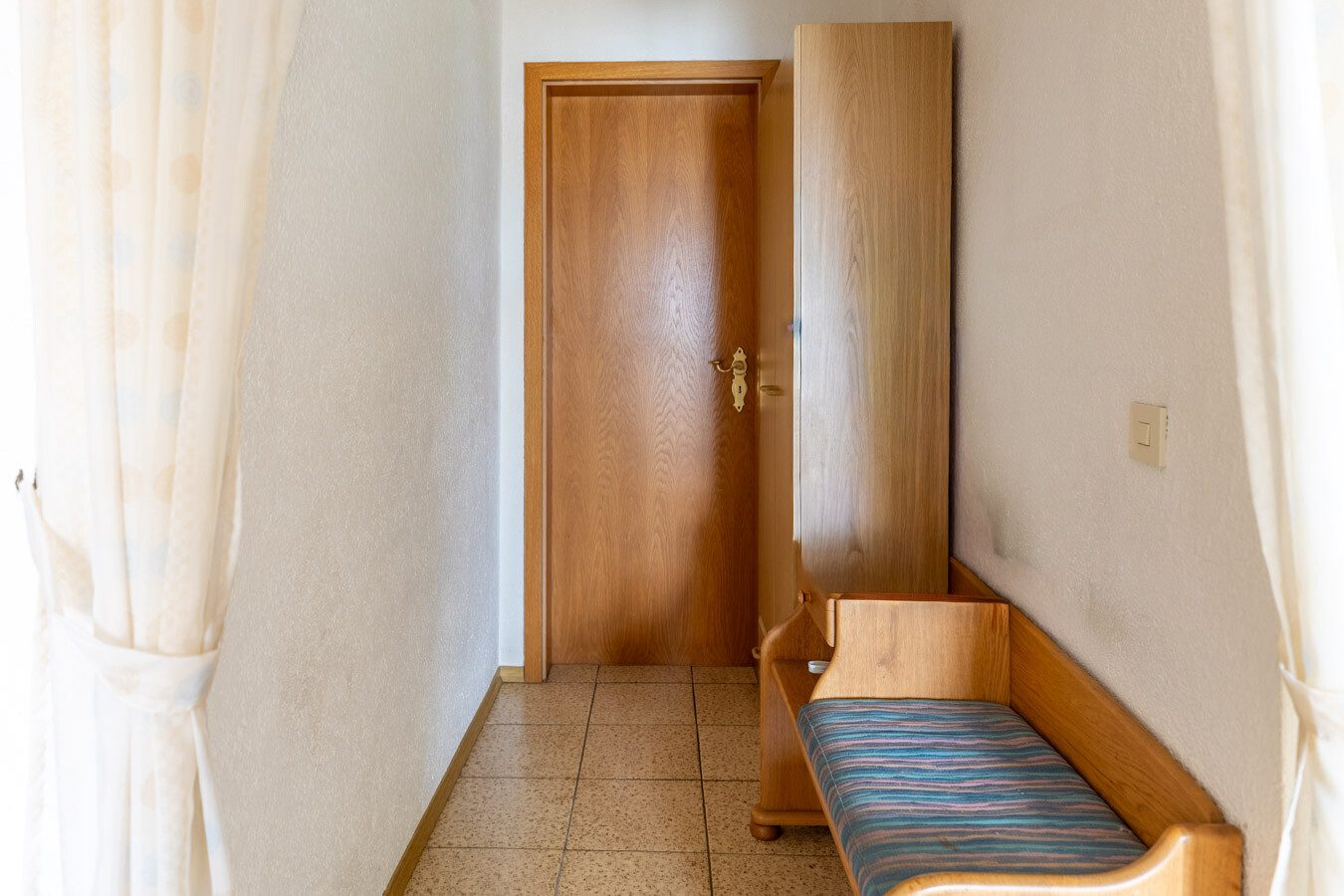 Immobilienangebot - Großaitingen - Alle - Großzügiges Zweifamilienhaus mit Ausbaureserve auf sonnigem Traumgrundstück in Großaitingen