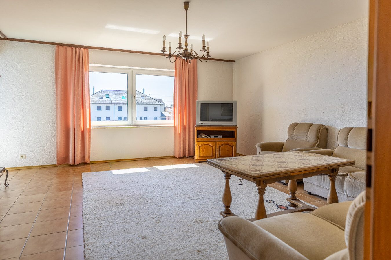 Immobilienangebot - Großaitingen - Alle - Großzügiges Zweifamilienhaus mit Ausbaureserve auf sonnigem Traumgrundstück in Großaitingen