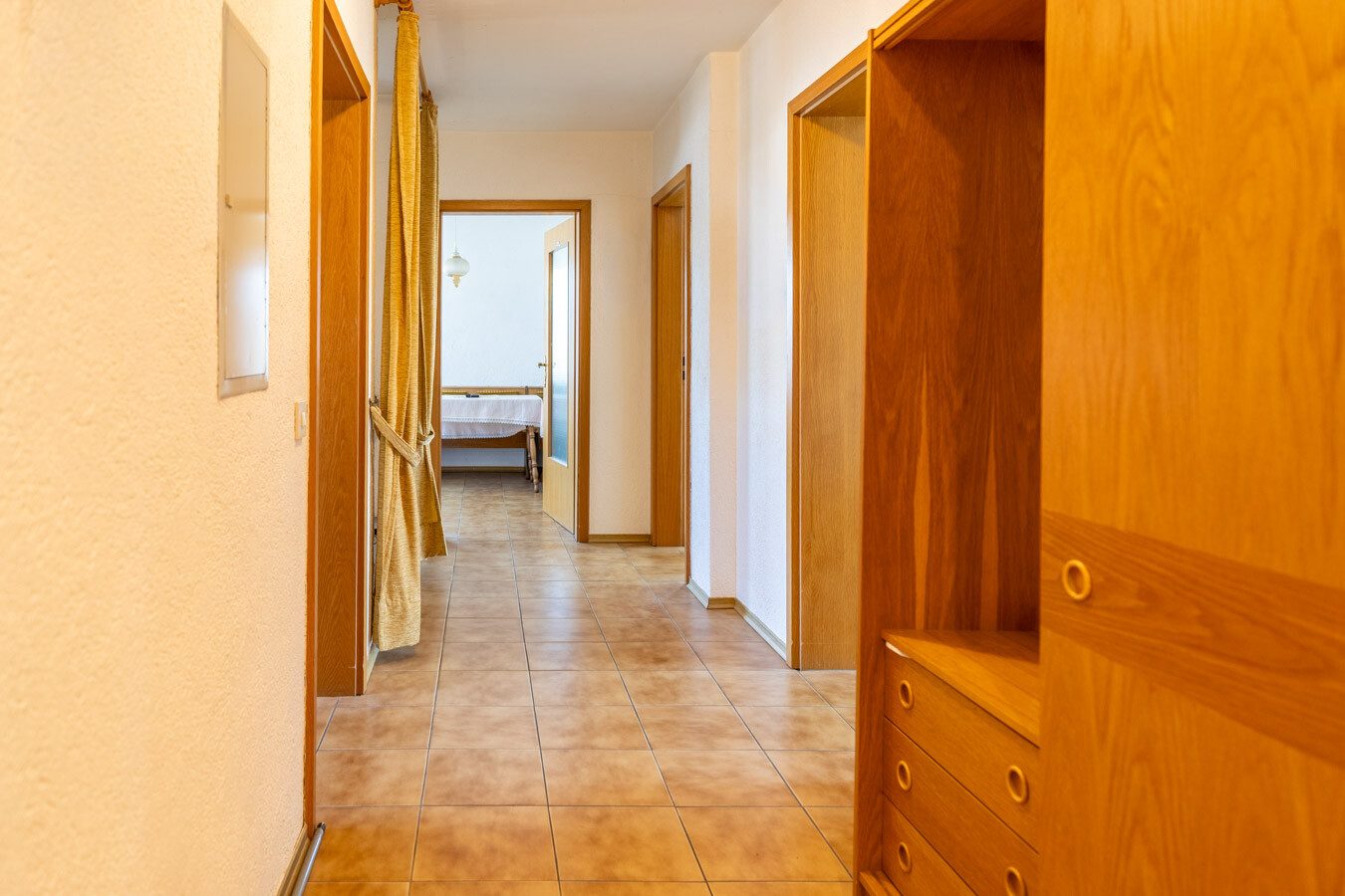 Immobilienangebot - Großaitingen - Alle - Großzügiges Zweifamilienhaus mit Ausbaureserve auf sonnigem Traumgrundstück in Großaitingen