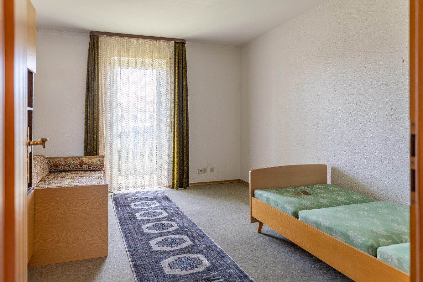 Immobilienangebot - Großaitingen - Alle - Großzügiges Zweifamilienhaus mit Ausbaureserve auf sonnigem Traumgrundstück in Großaitingen